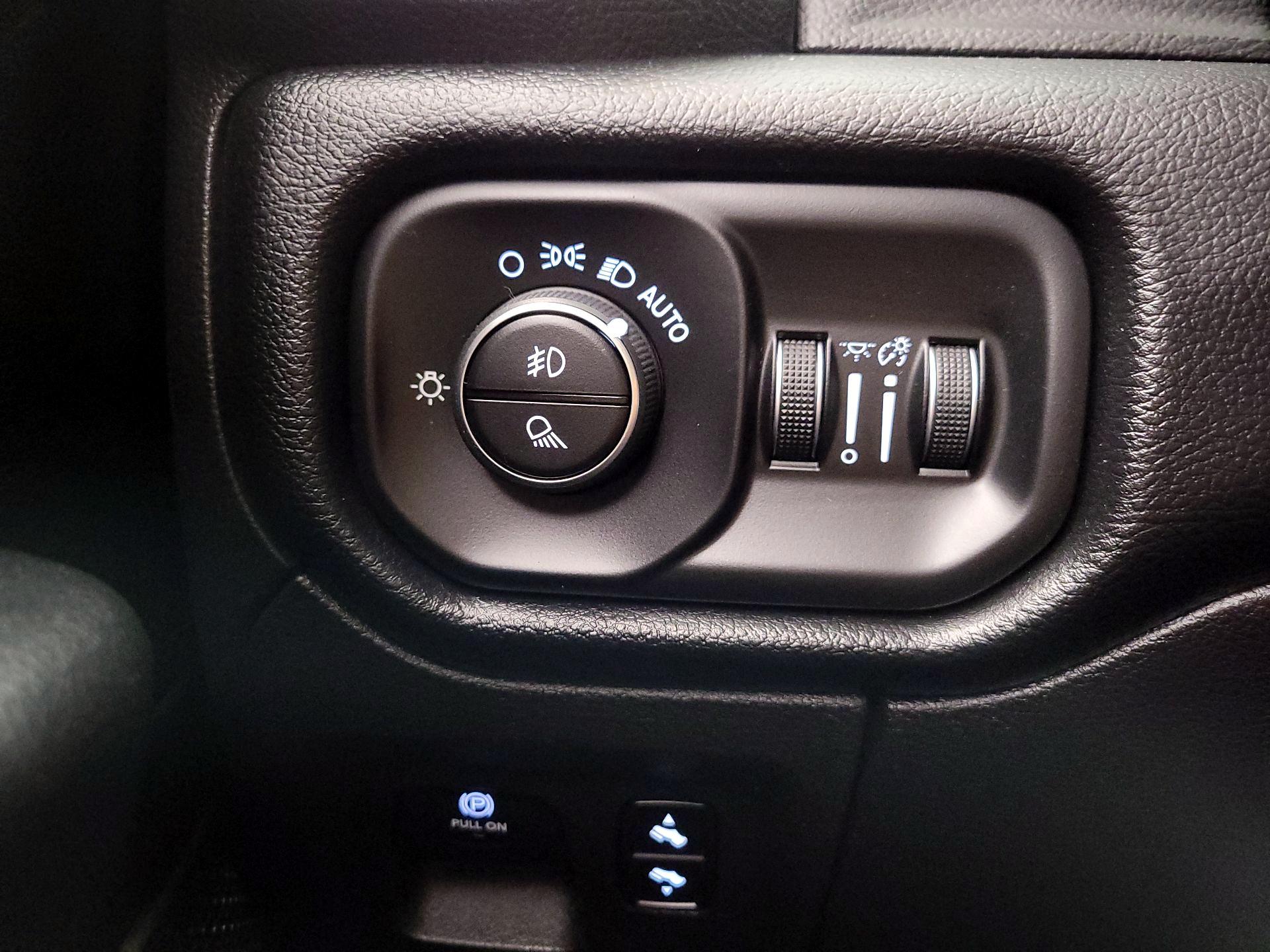 Thumbnail: 2019 RAM 1500 - 13