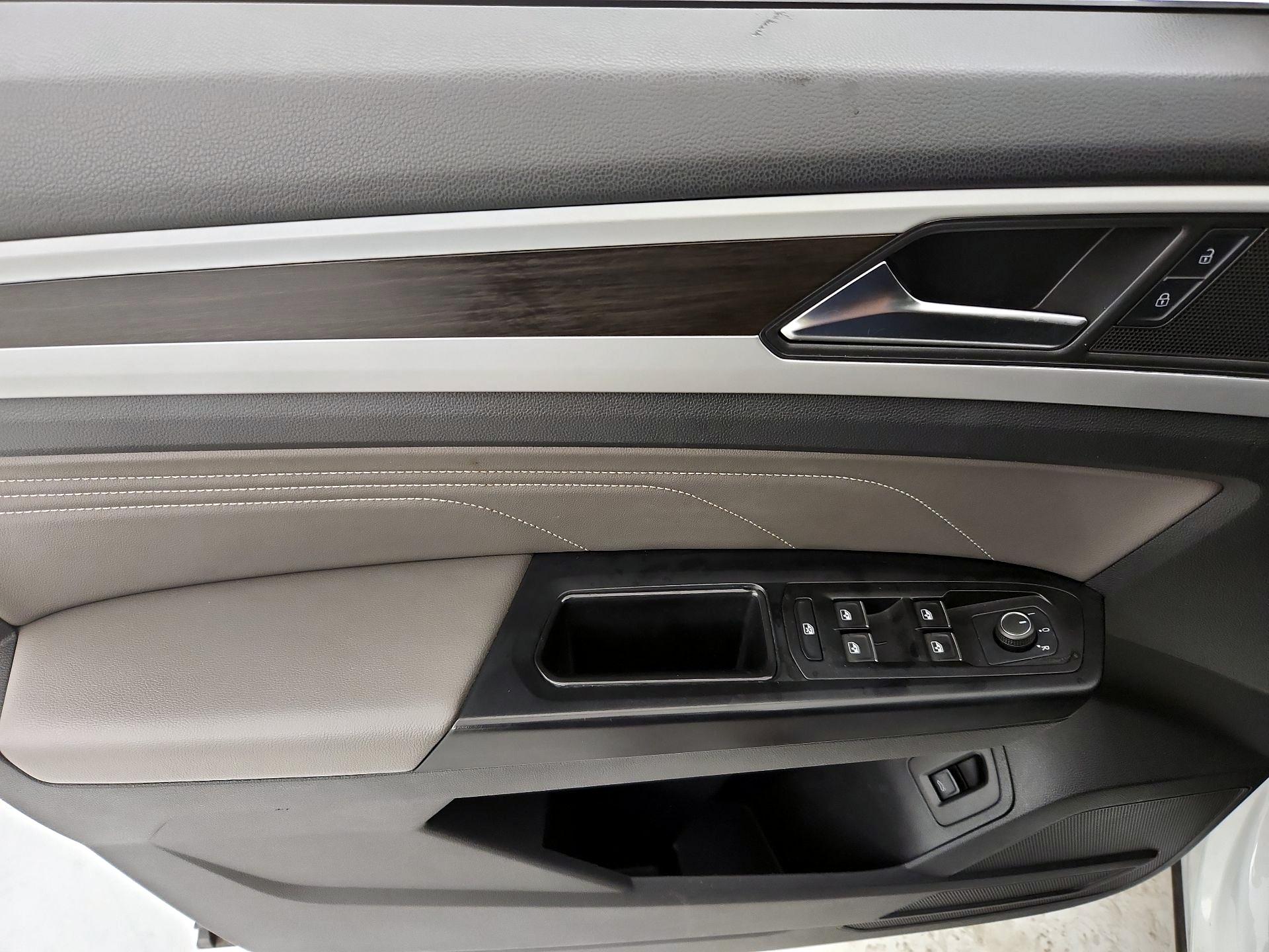Thumbnail: 2021 Volkswagen Atlas - 12