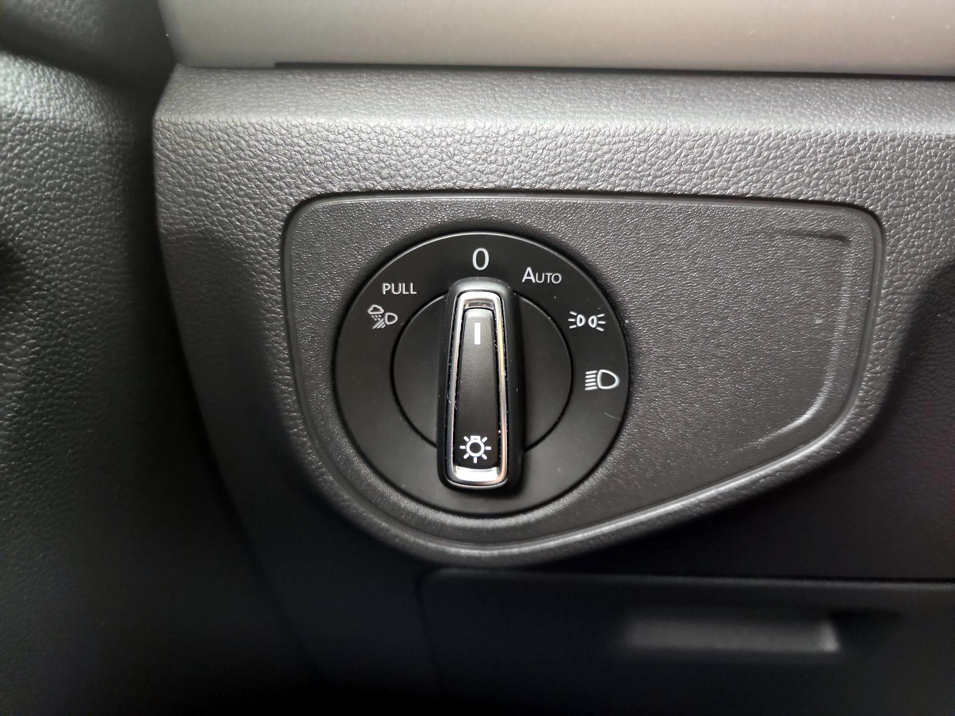 Thumbnail: 2021 Volkswagen Atlas - 13