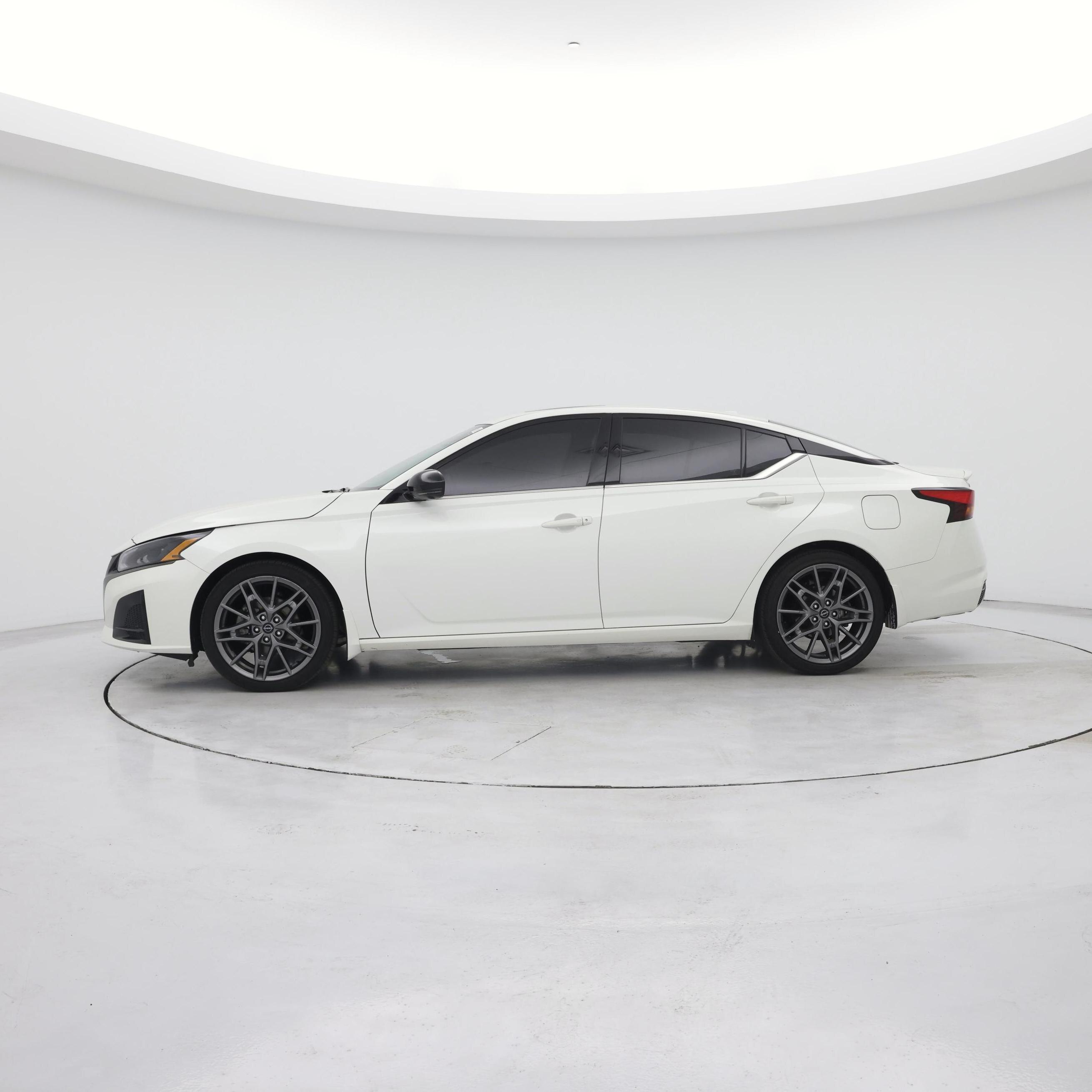 Thumbnail: 2023 Nissan Altima - 3