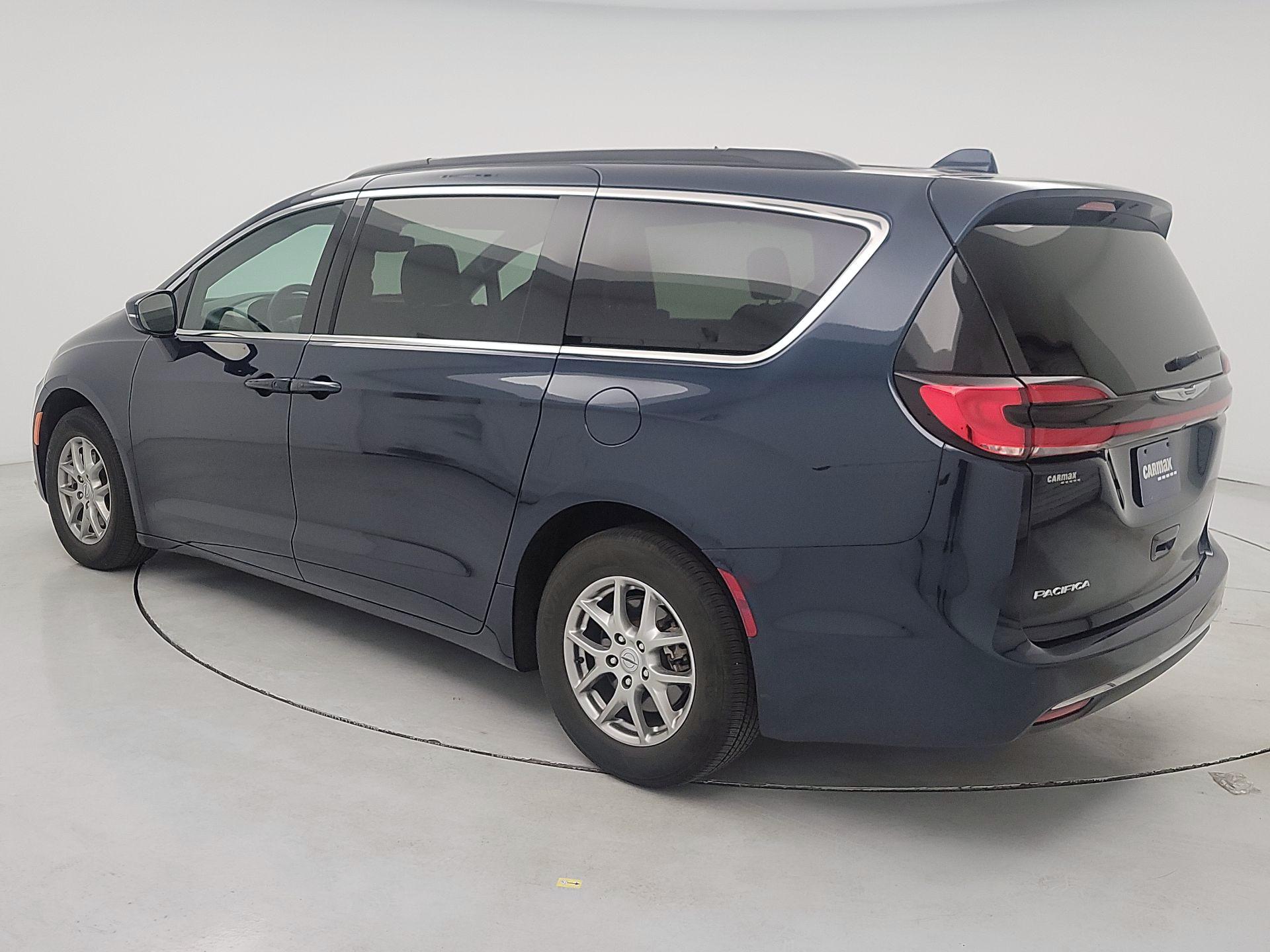 Thumbnail: 2022 Chrysler Pacifica - 7