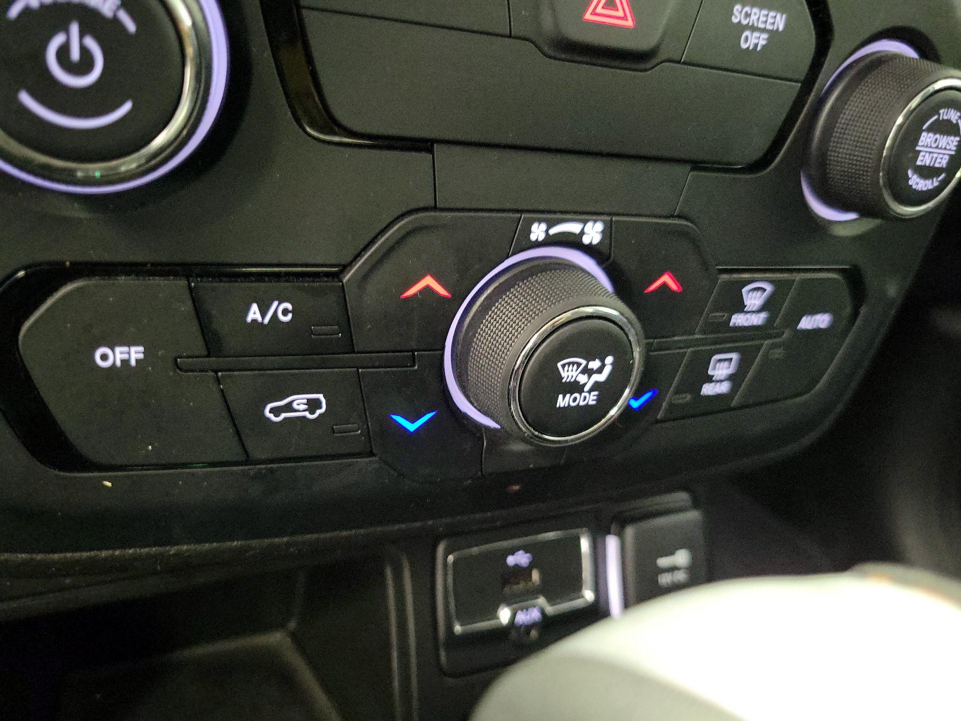 Thumbnail: 2018 Jeep Renegade - 16