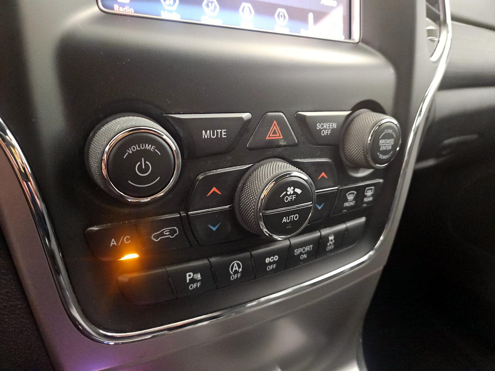 Thumbnail: 2019 Jeep Grand Cherokee - 14