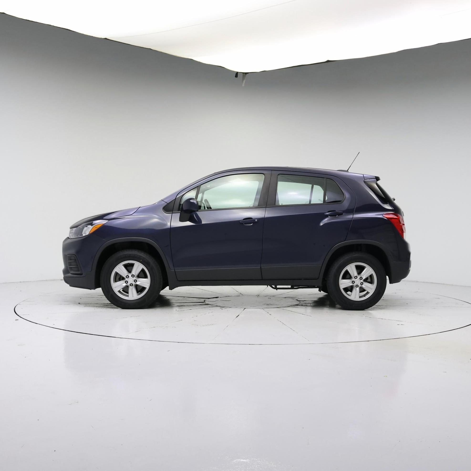 Thumbnail: 2019 Chevrolet Trax - 3
