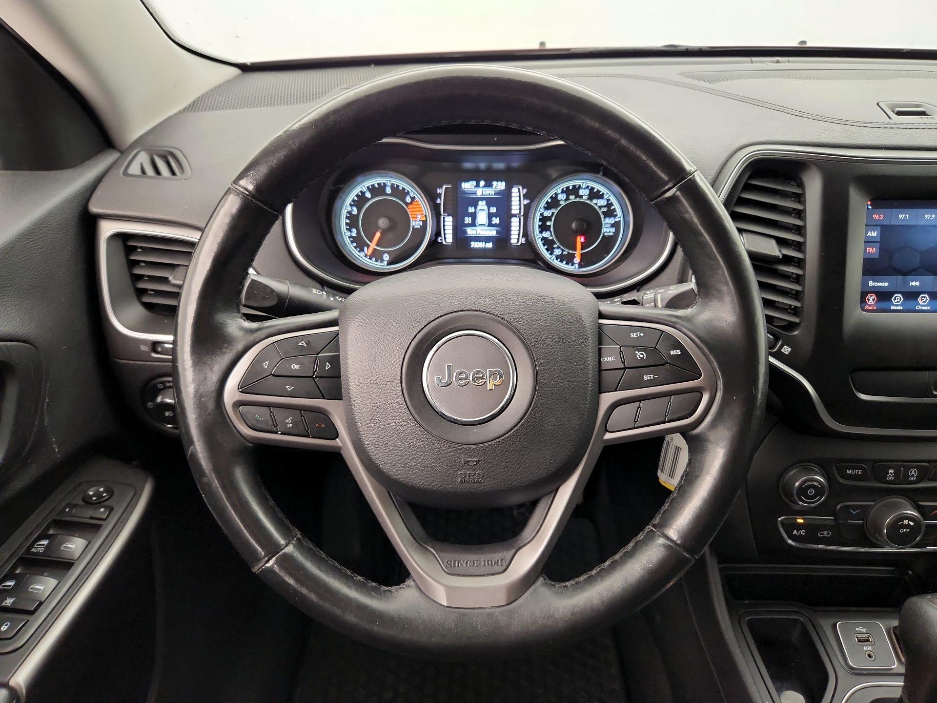 Thumbnail: 2019 Jeep Cherokee - 10