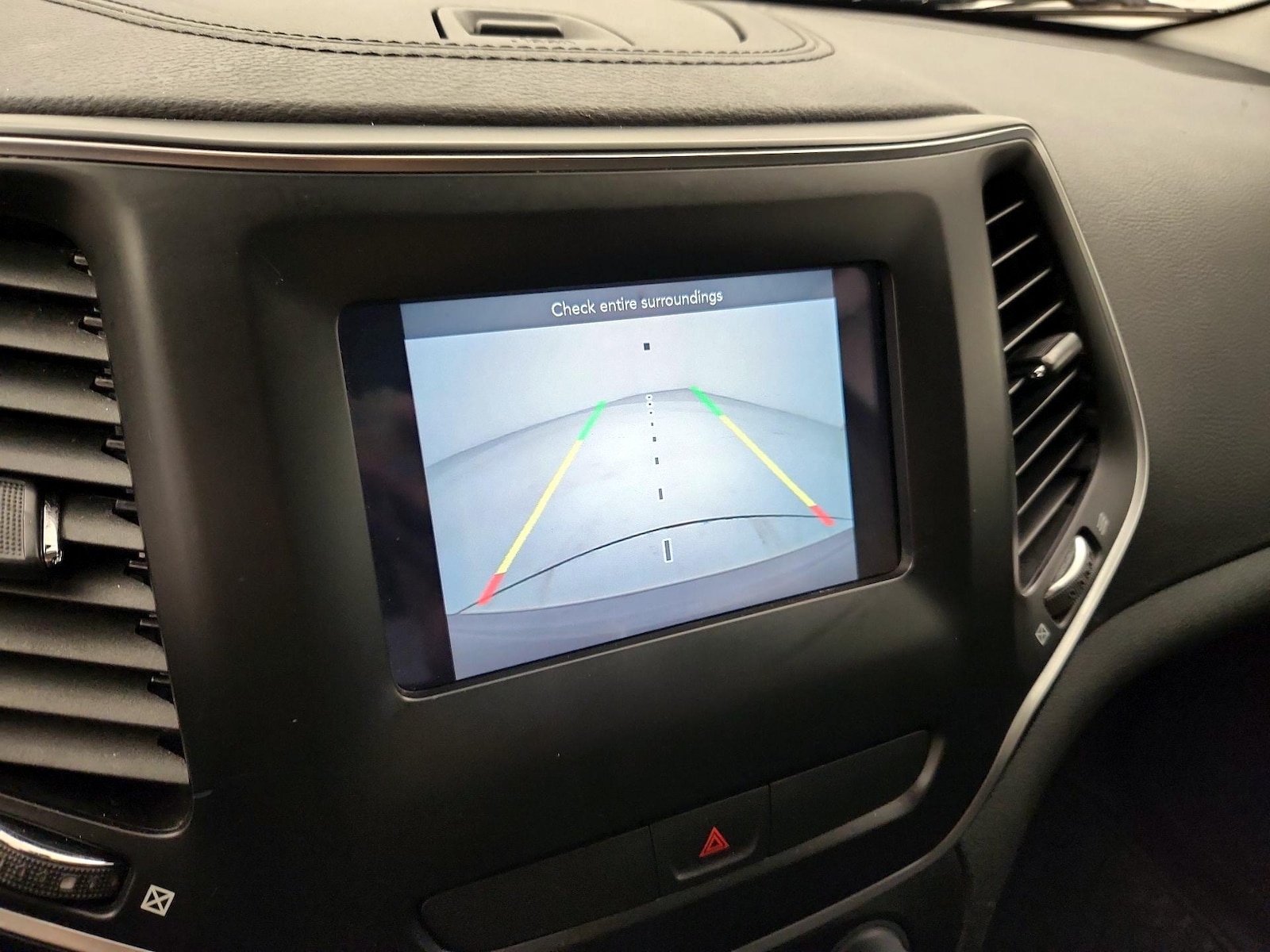 2019 Jeep Cherokee Latitude - Photo 15