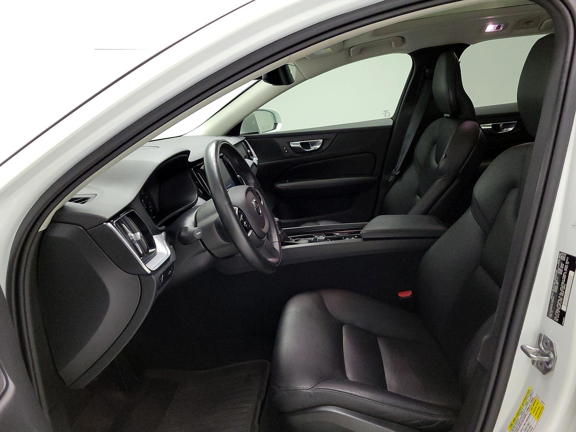 Thumbnail: 2020 Volvo V60 - 11