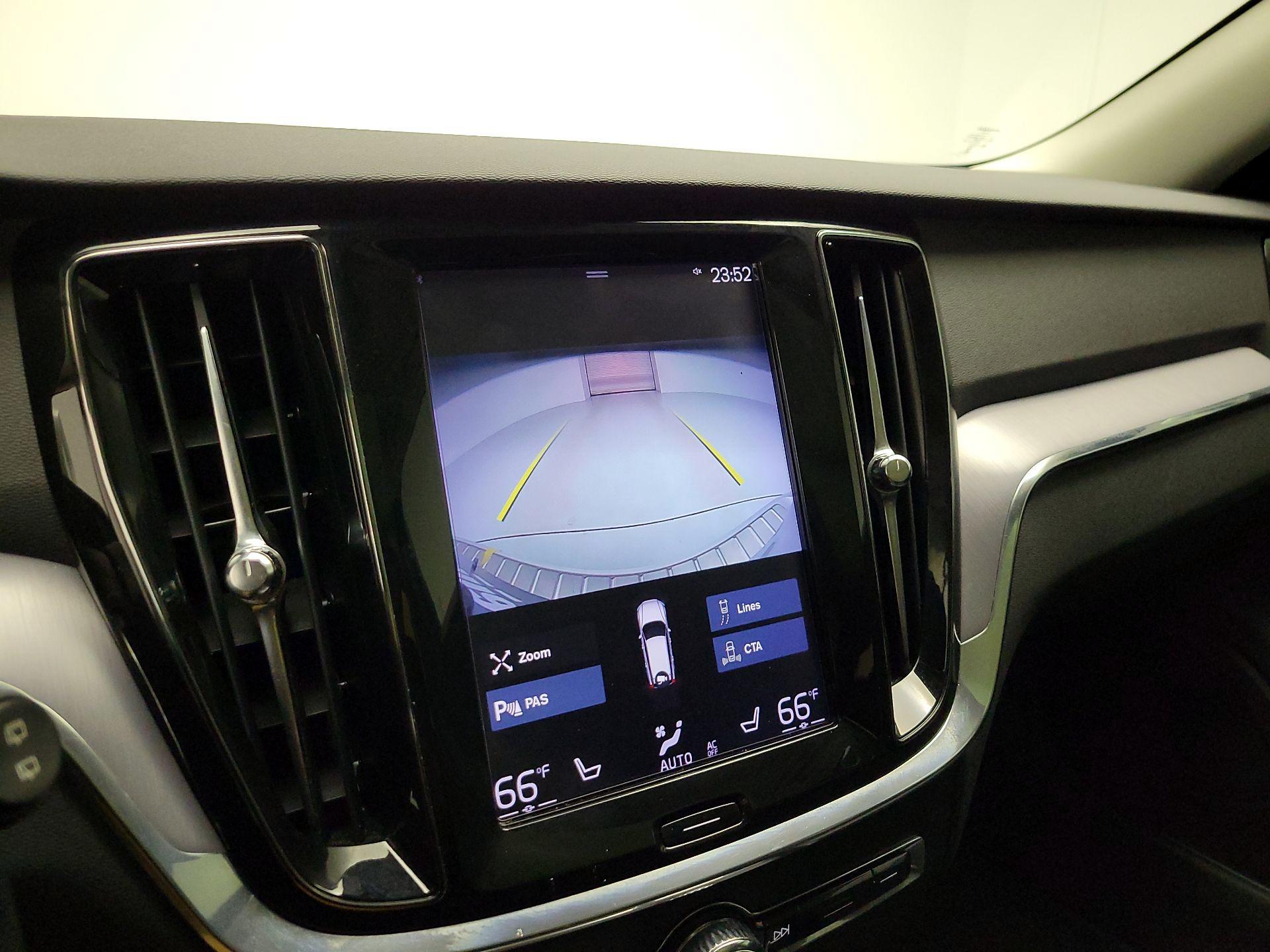 Thumbnail: 2020 Volvo V60 - 13