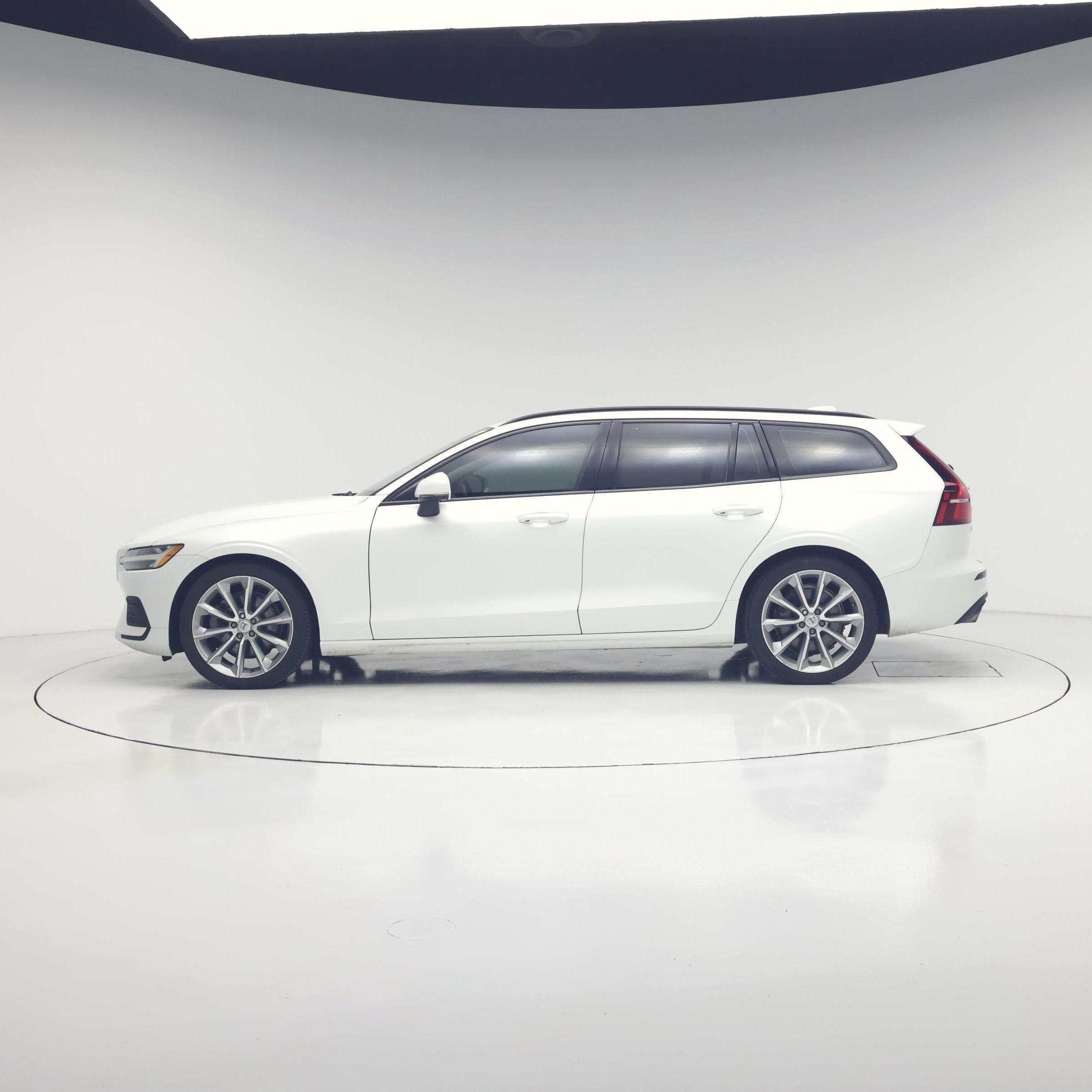 Thumbnail: 2020 Volvo V60 - 3