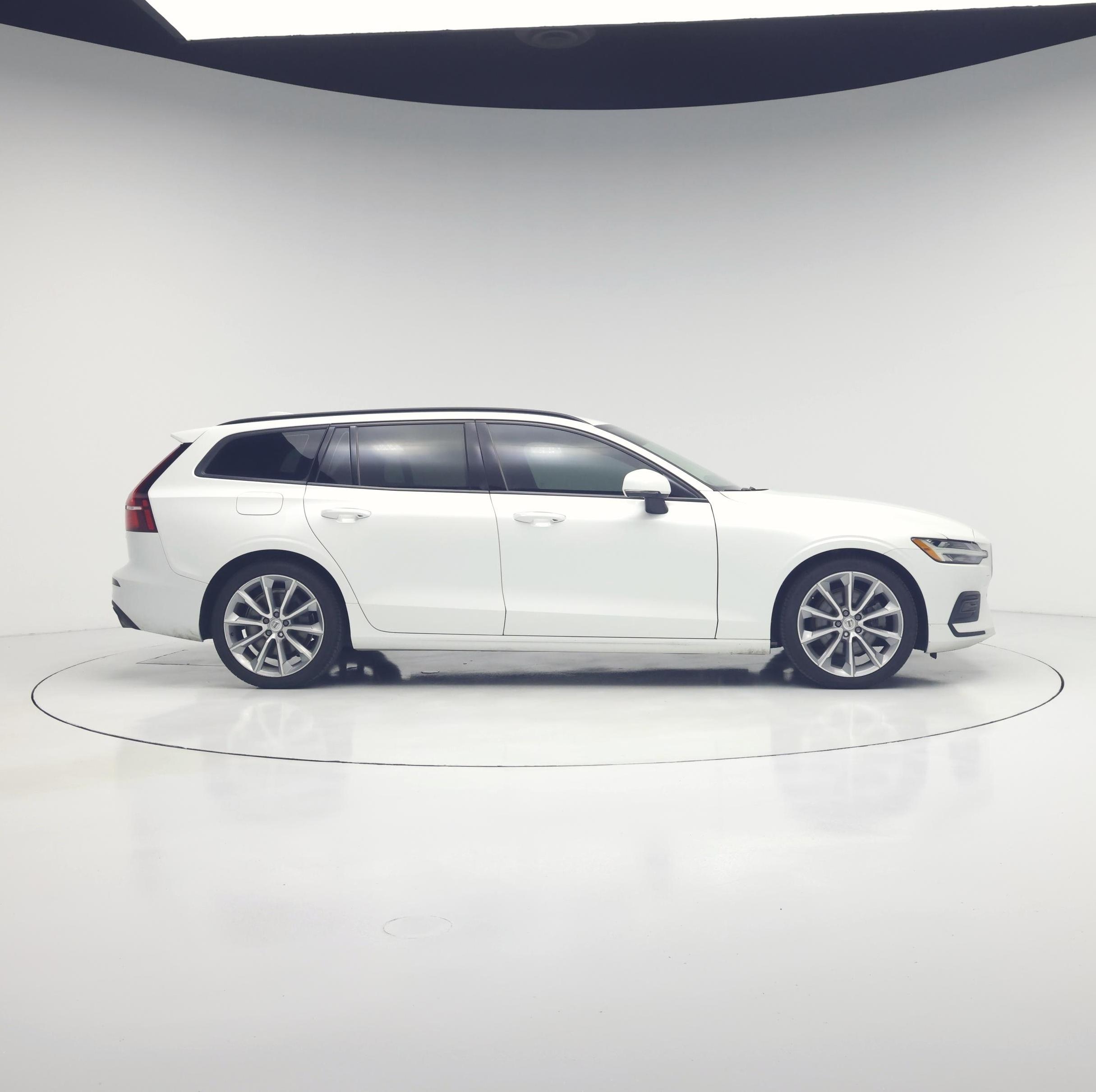 Thumbnail: 2020 Volvo V60 - 7