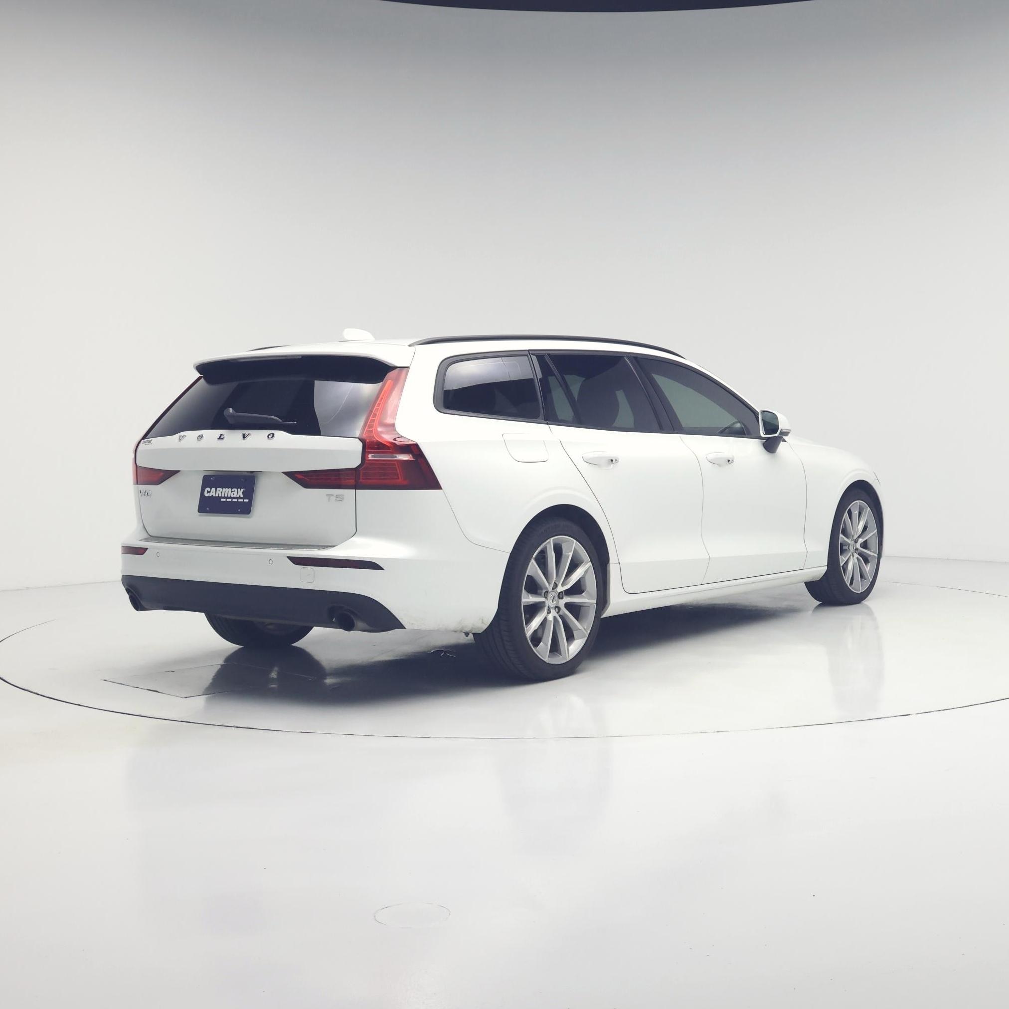 Thumbnail: 2020 Volvo V60 - 8