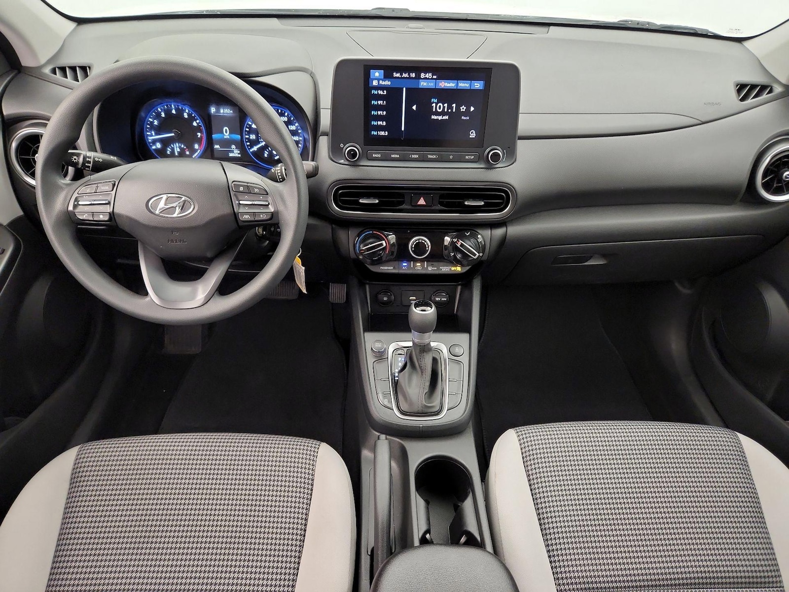 2023 Hyundai Kona SE - Photo 10