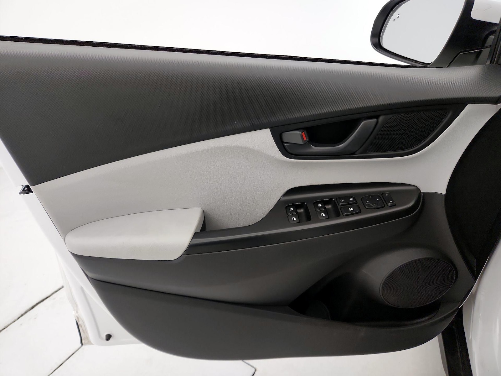 2023 Hyundai Kona SE - Photo 13