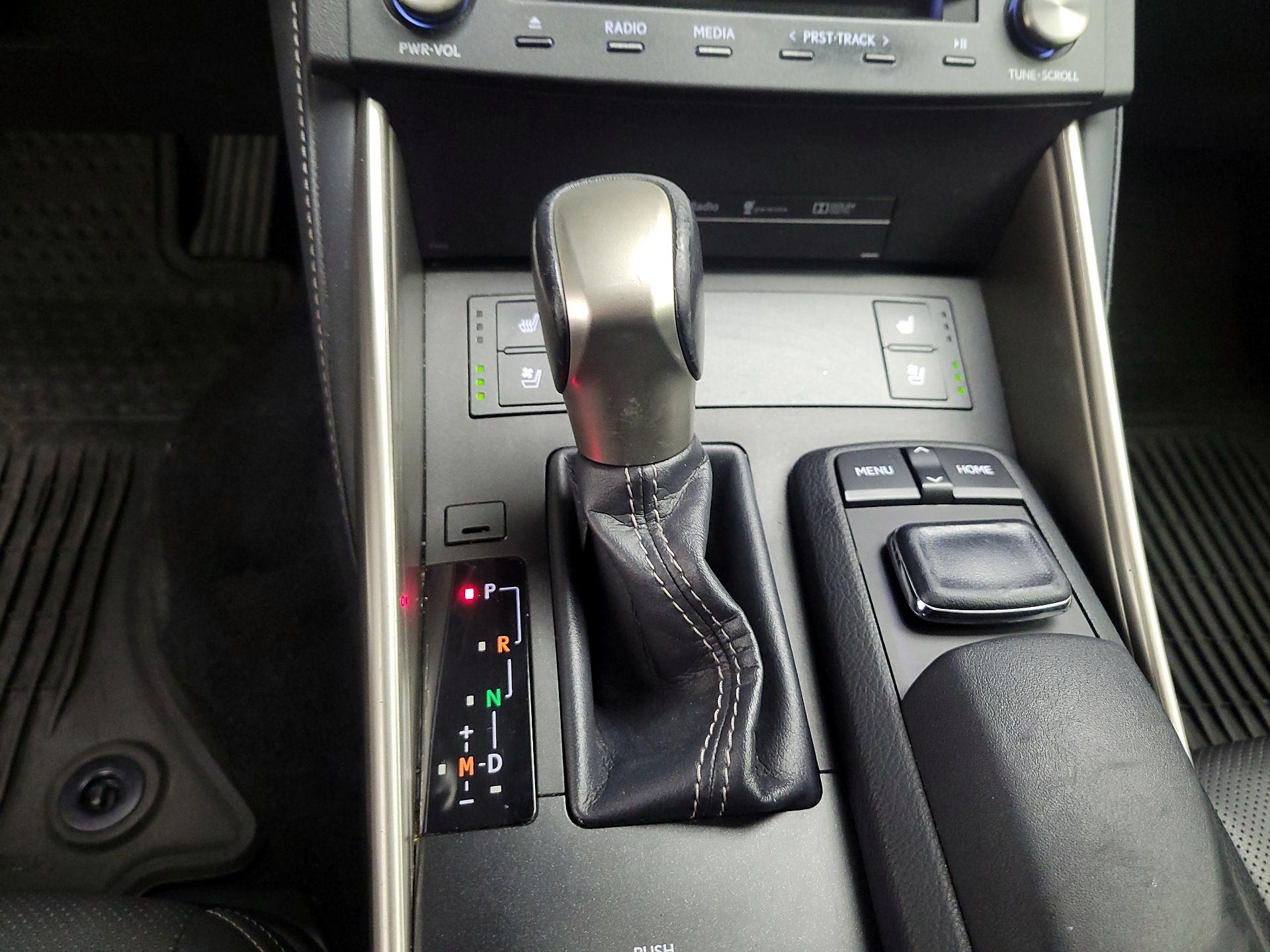 Thumbnail: 2015 Lexus IS - 16