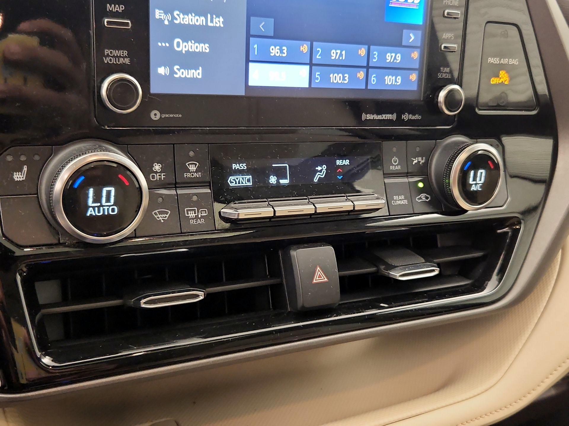 Thumbnail: 2022 Toyota Highlander - 16