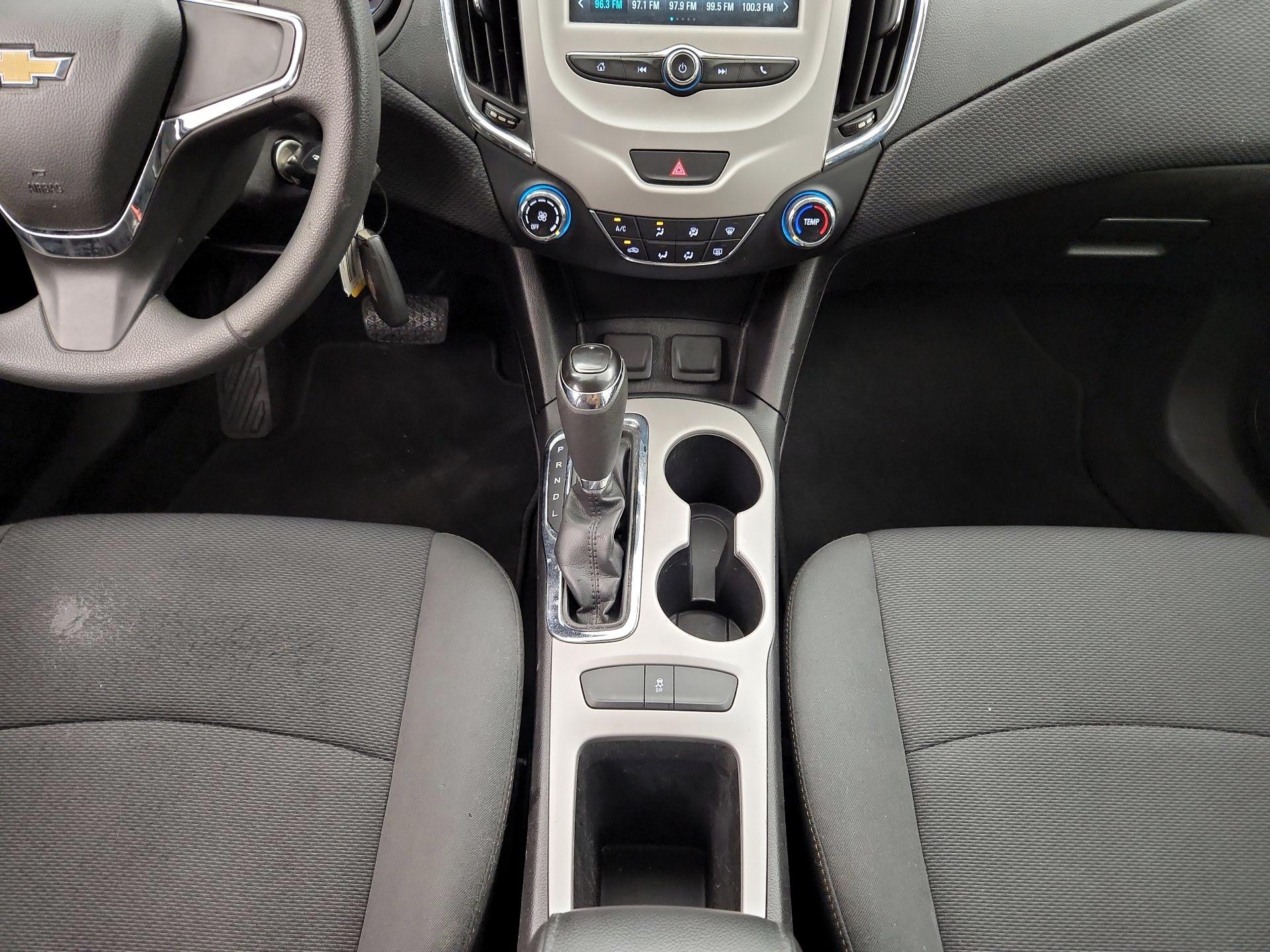 Thumbnail: 2016 Chevrolet Cruze - 17