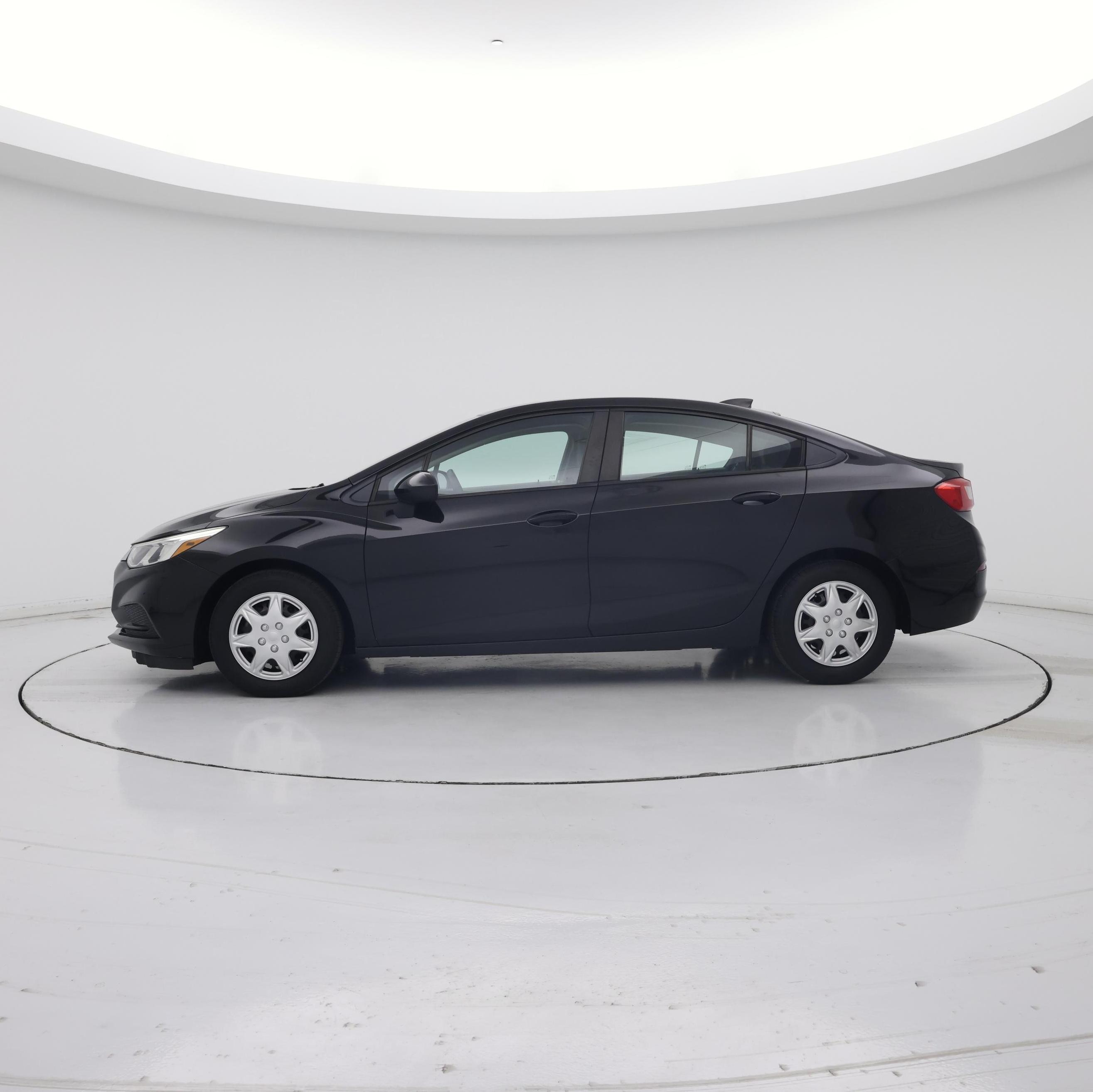 Thumbnail: 2016 Chevrolet Cruze - 3