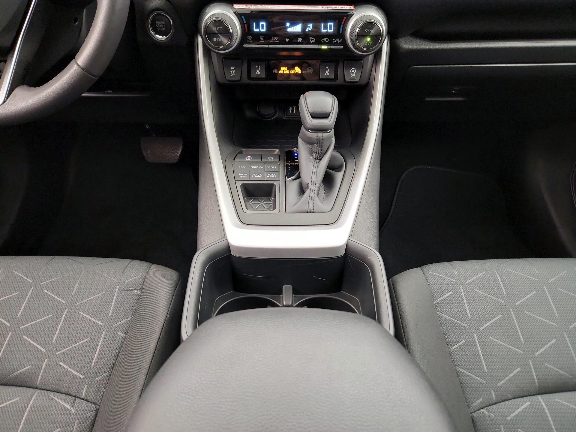 Thumbnail: 2025 Toyota RAV4 - 17