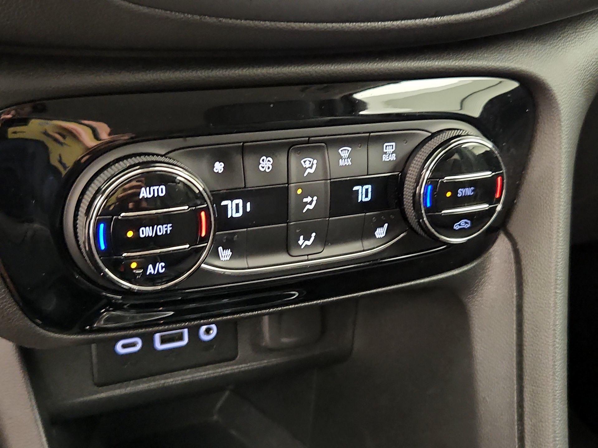 Thumbnail: 2020 Buick Encore GX - 16