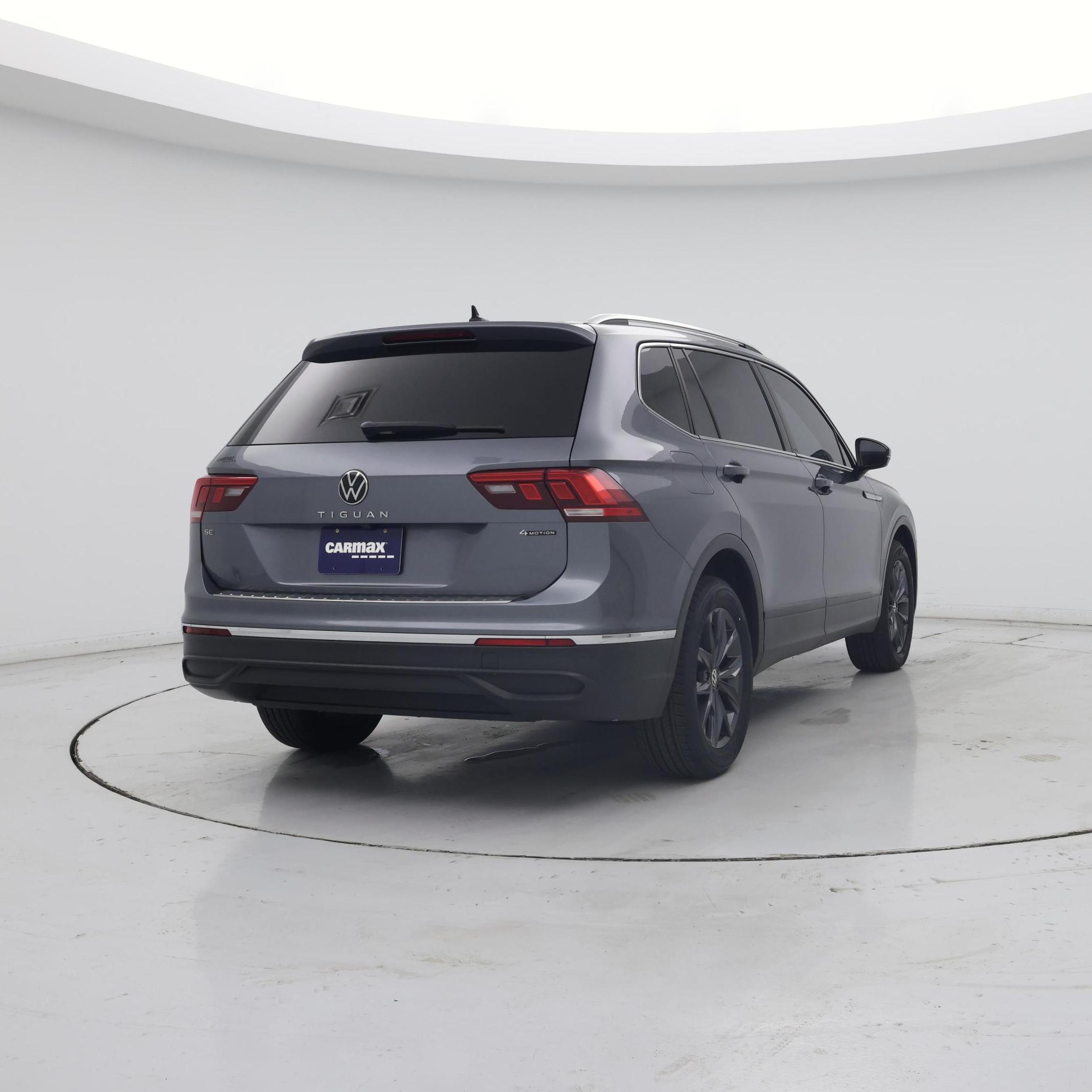 Thumbnail: 2022 Volkswagen Tiguan - 8