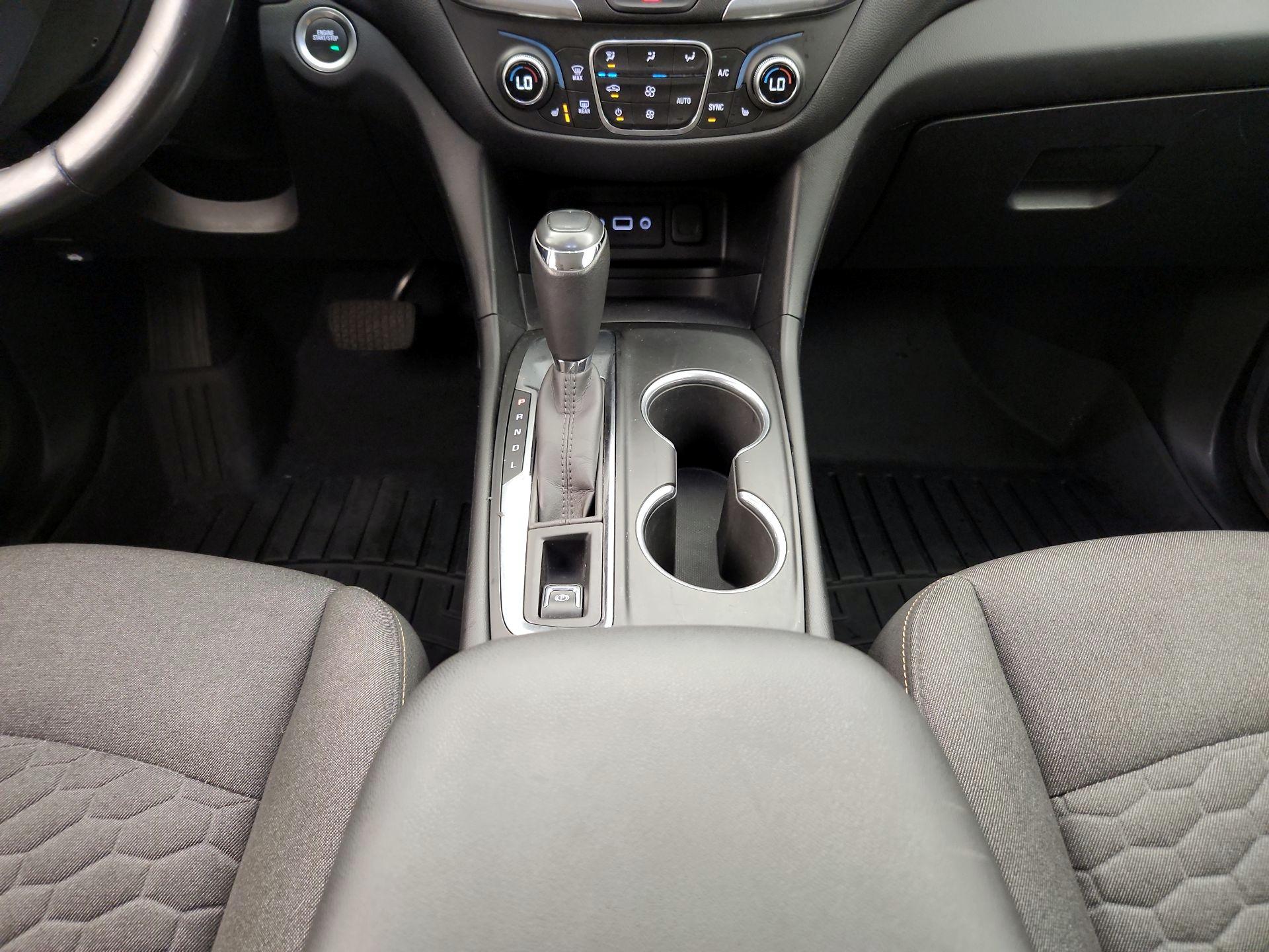 Thumbnail: 2019 Chevrolet Equinox - 17
