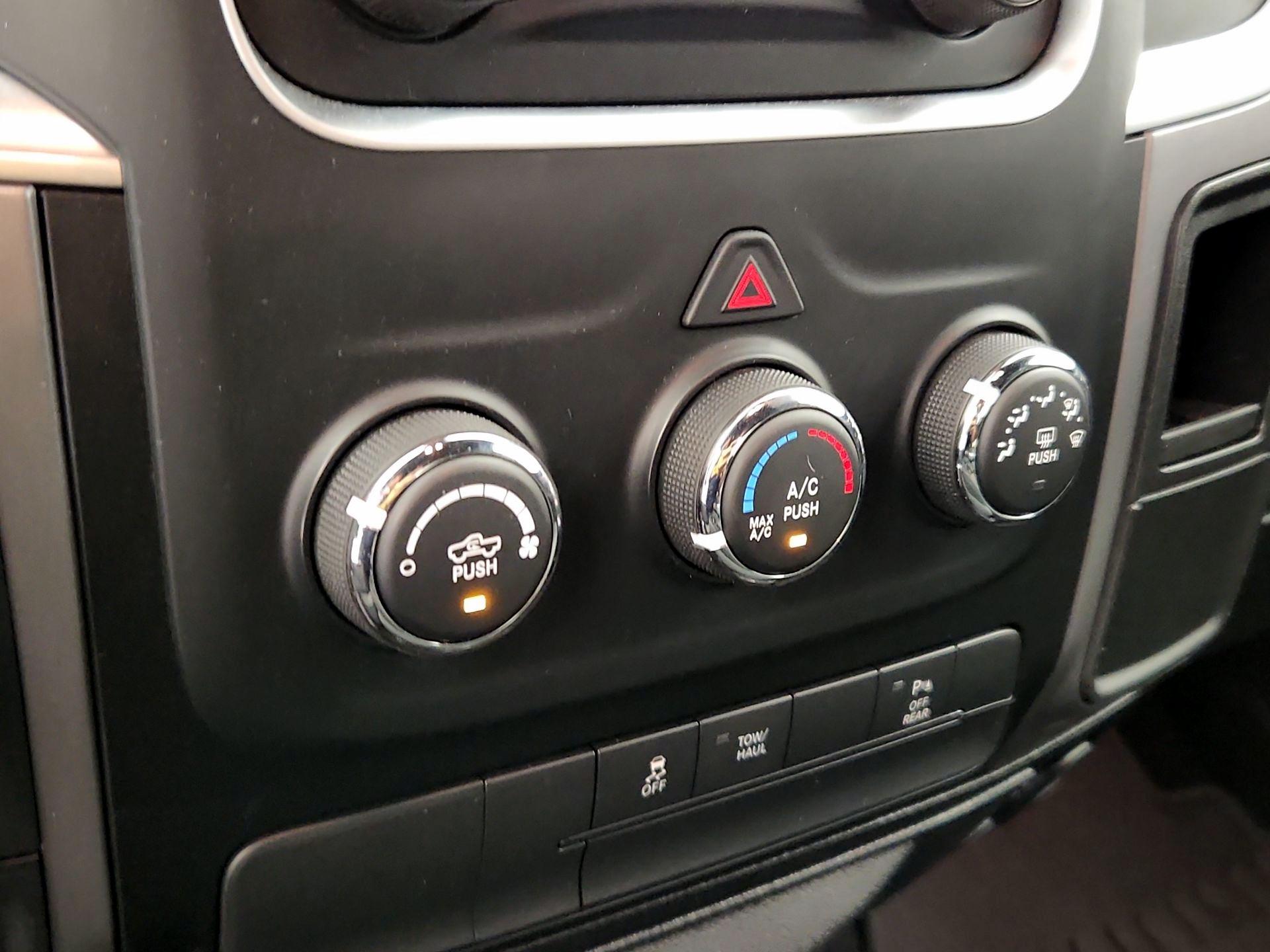 Thumbnail: 2022 RAM 1500 Classic - 16