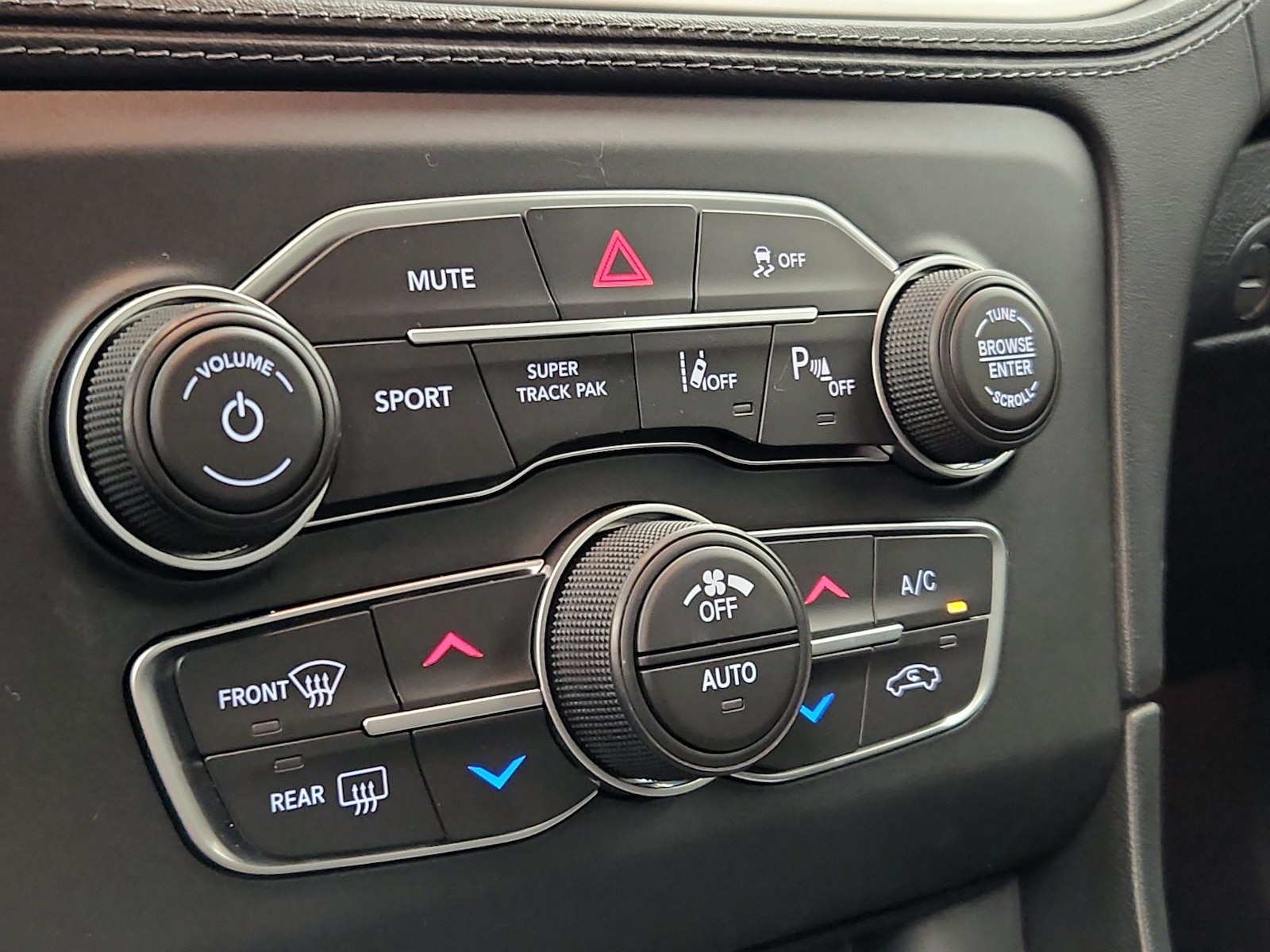 2023 Dodge Charger R/T - Photo 18