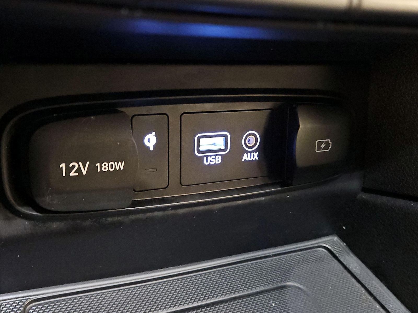 2020 Hyundai Santa Fe Limited - Photo 19
