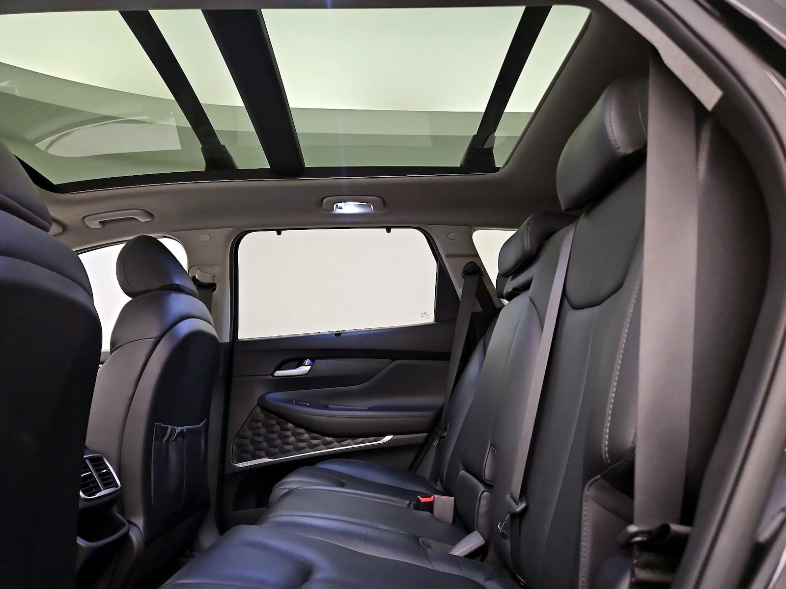 2020 Hyundai Santa Fe Limited - Photo 24