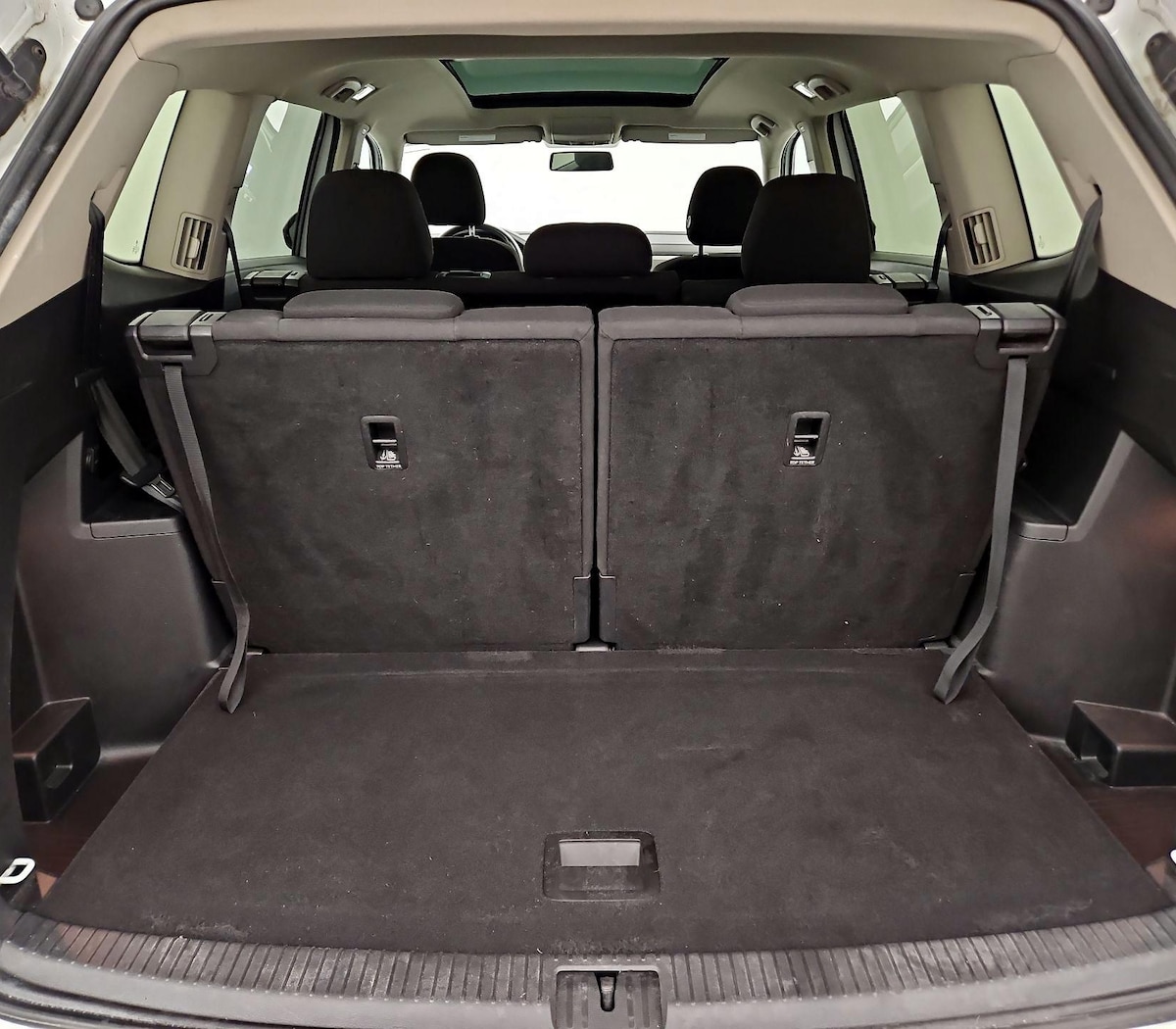 Trunk/Cargo (Seats Up)
