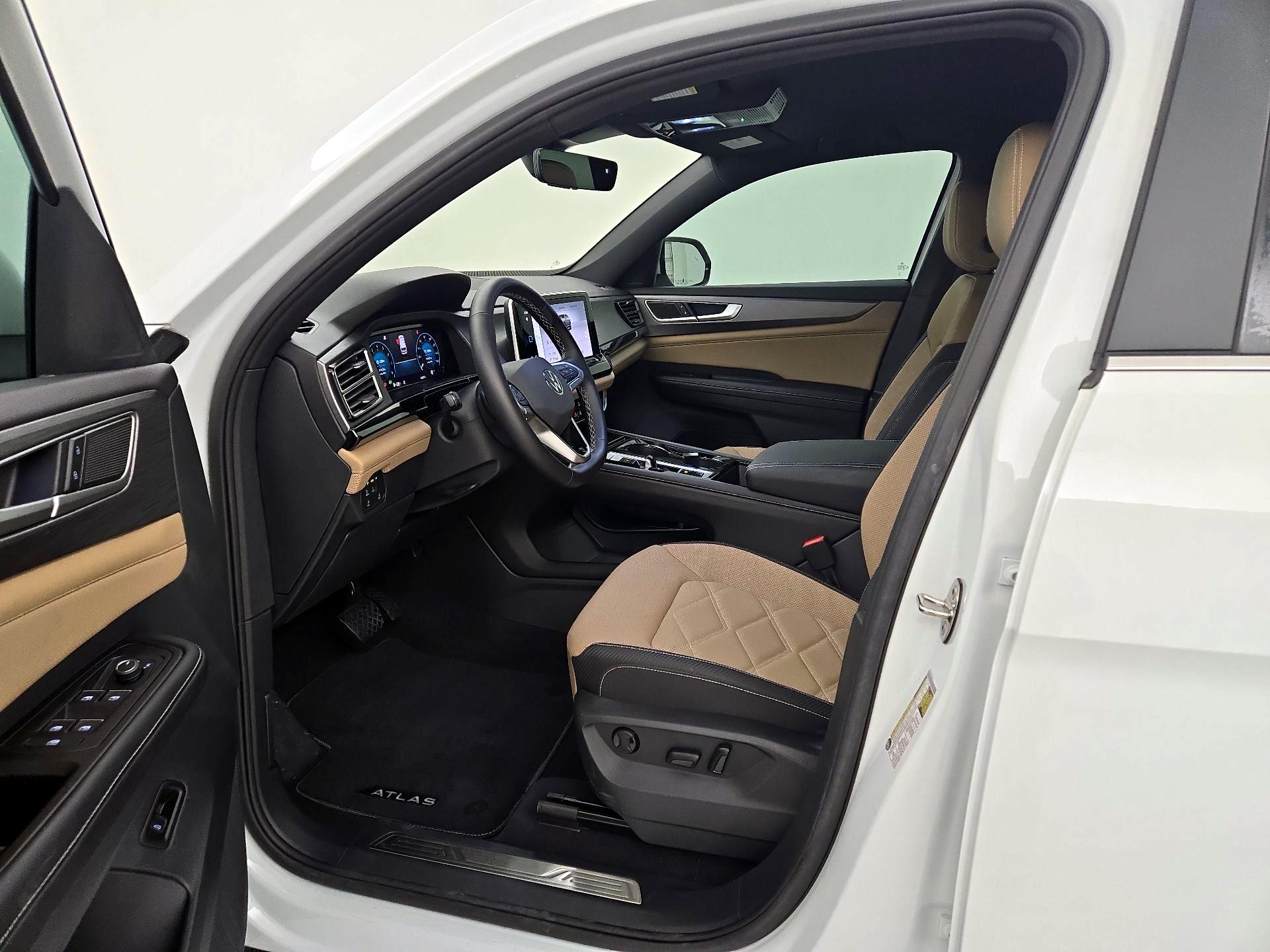 Thumbnail: 2024 Volkswagen Atlas - 11