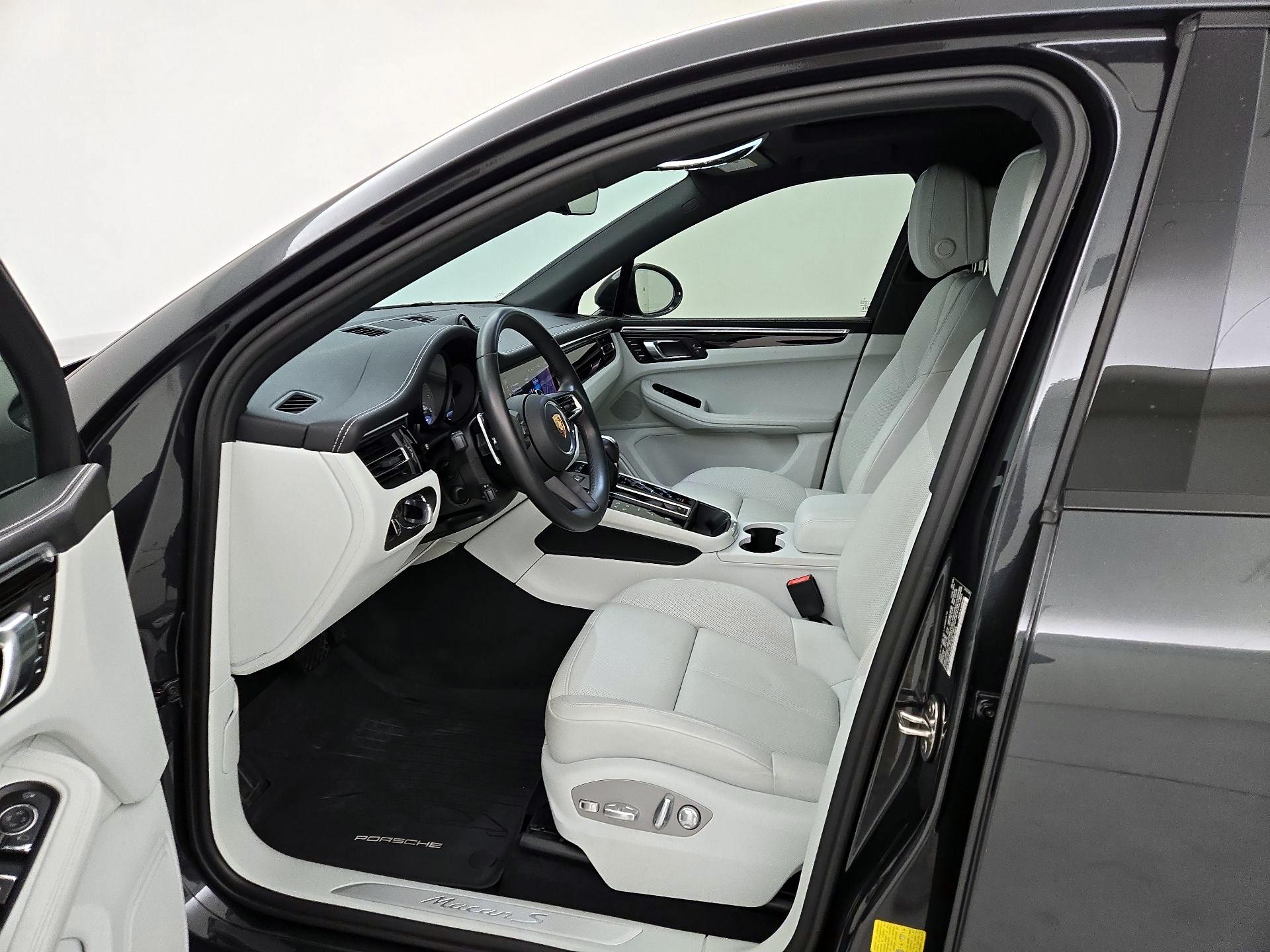 Thumbnail: 2024 Porsche Macan - 11