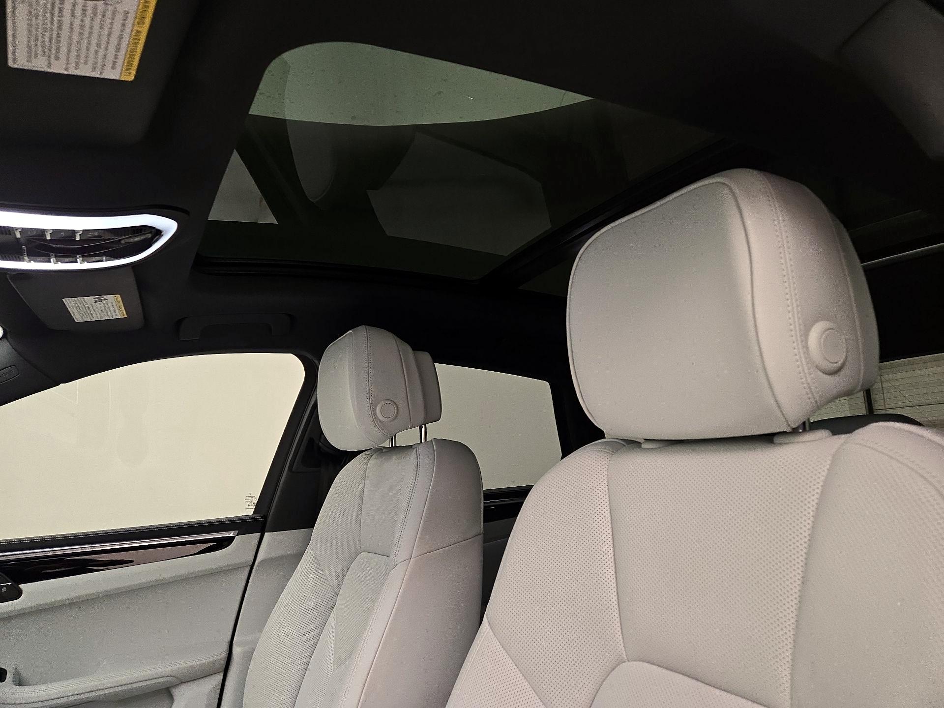 Thumbnail: 2024 Porsche Macan - 20