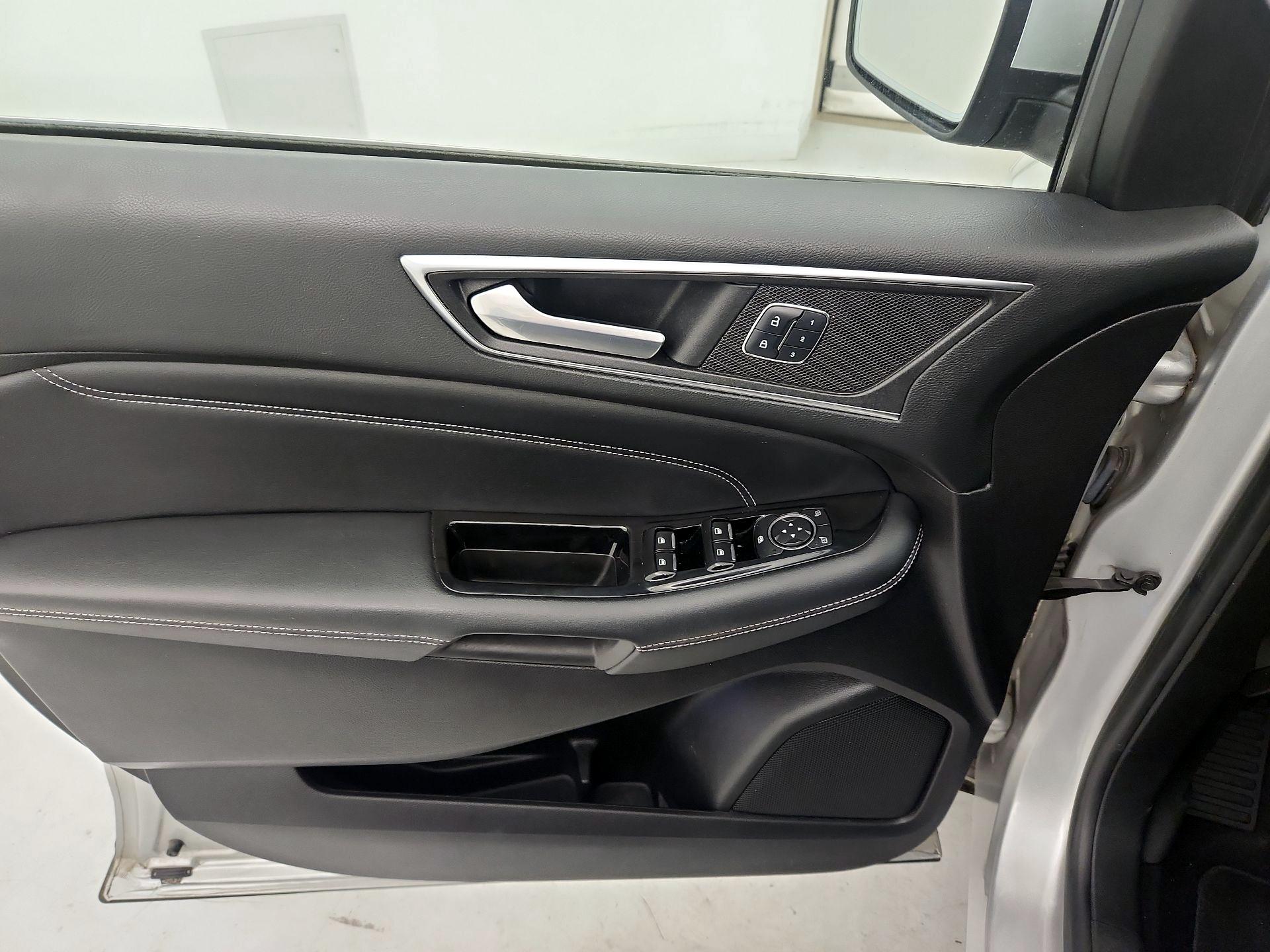 Thumbnail: 2017 Ford Edge - 12