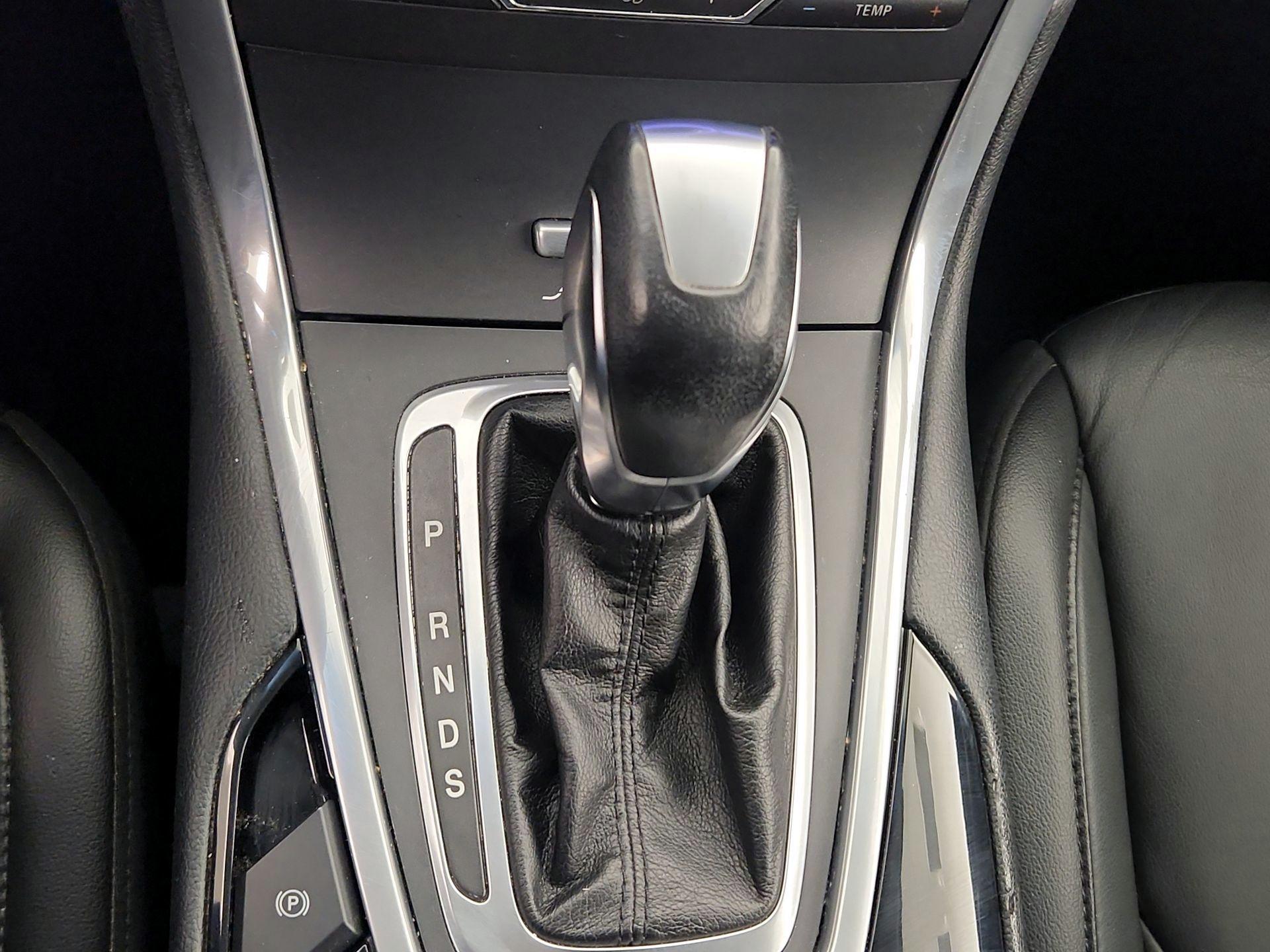 Thumbnail: 2017 Ford Edge - 18