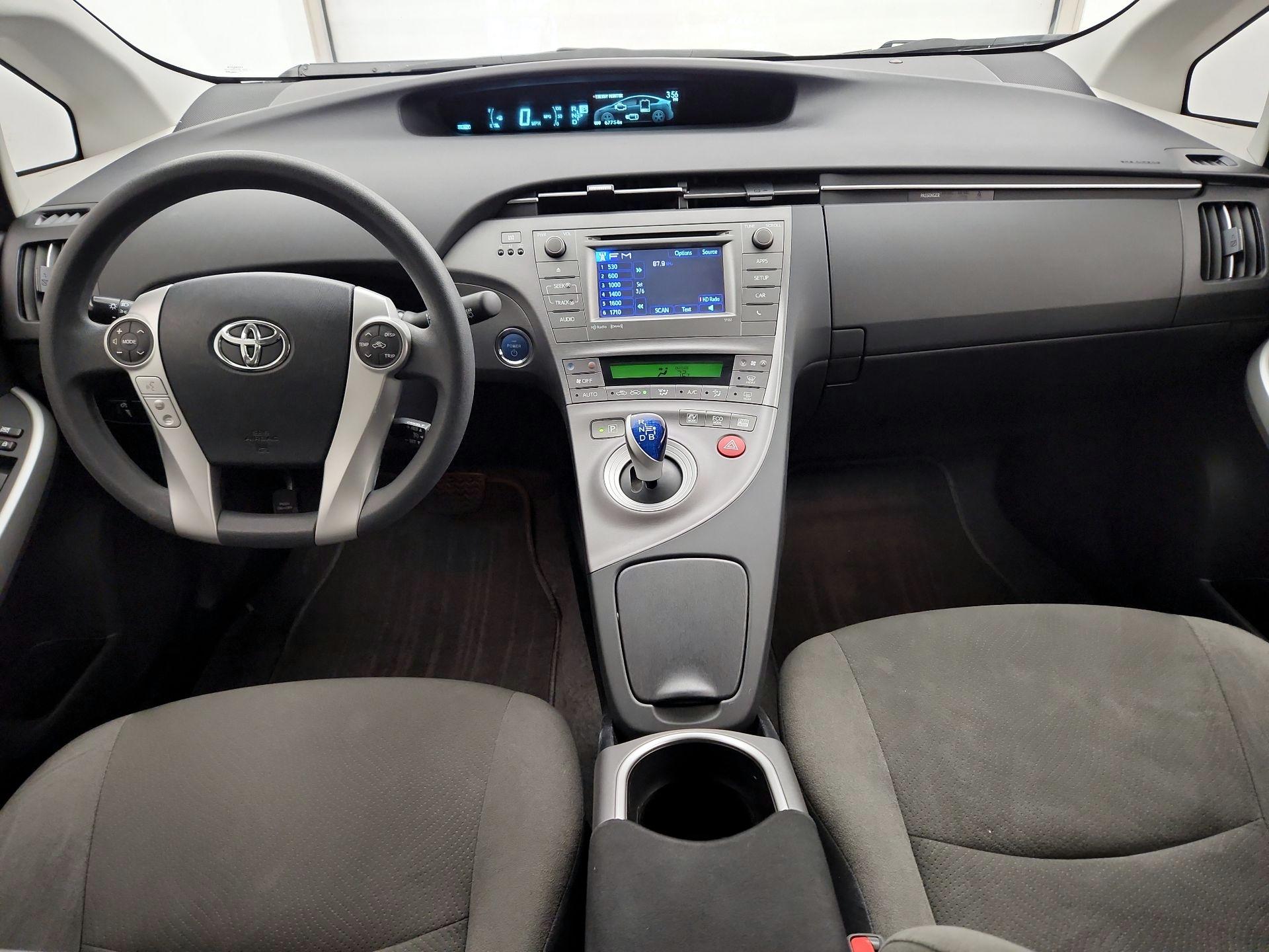 Thumbnail: 2015 Toyota Prius - 9