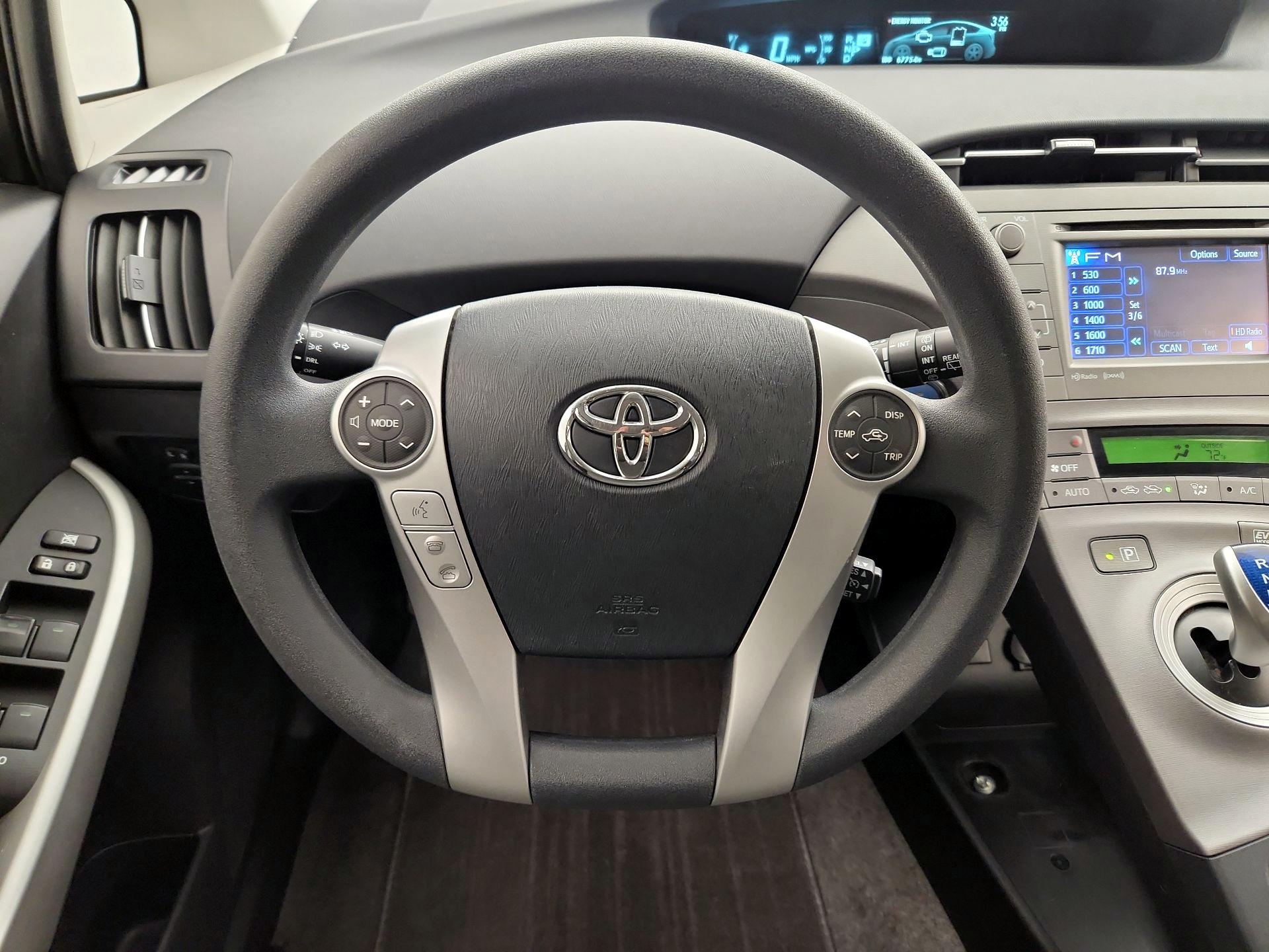 Thumbnail: 2015 Toyota Prius - 10
