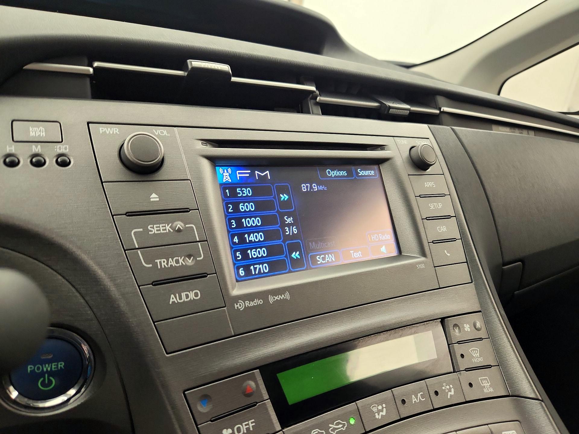 Thumbnail: 2015 Toyota Prius - 15