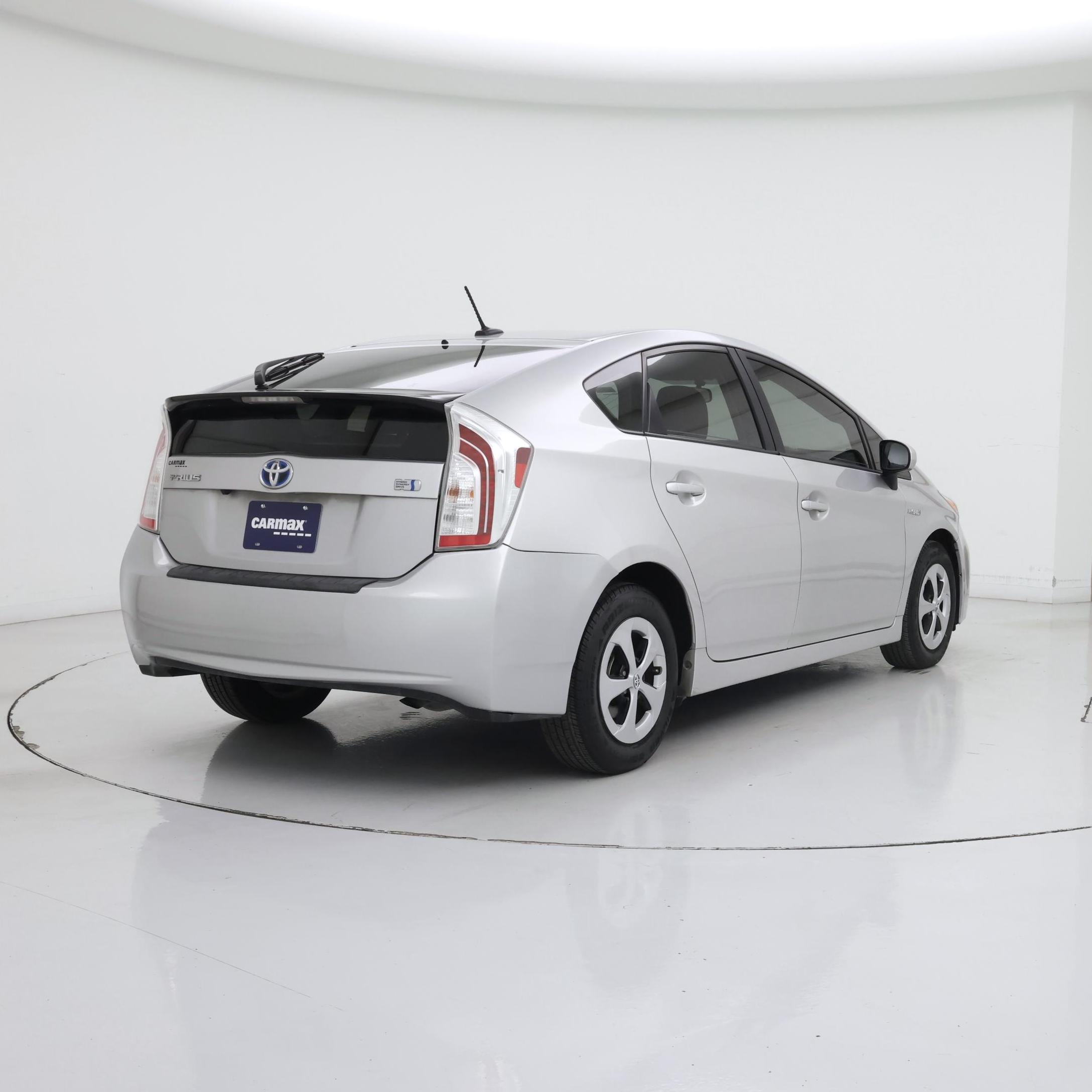 Thumbnail: 2015 Toyota Prius - 8