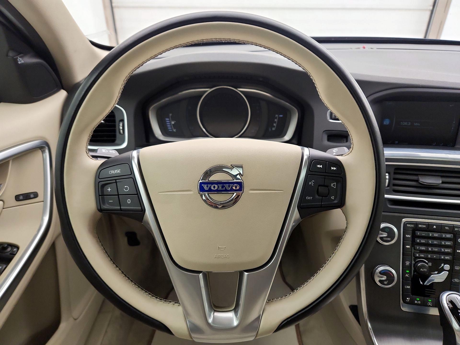 Thumbnail: 2015 Volvo S60 - 10