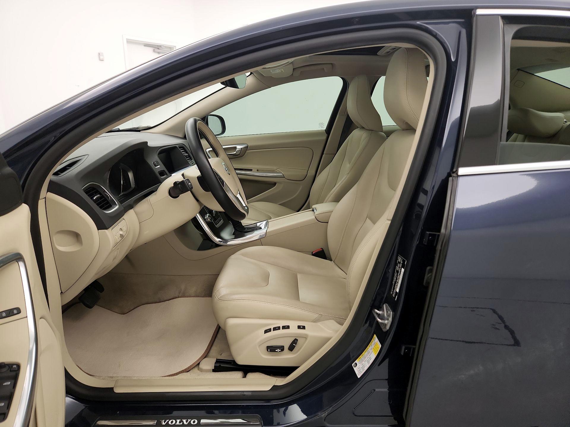 Thumbnail: 2015 Volvo S60 - 11