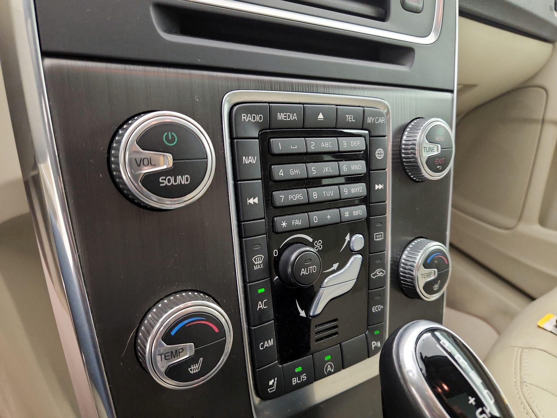 Thumbnail: 2015 Volvo S60 - 16