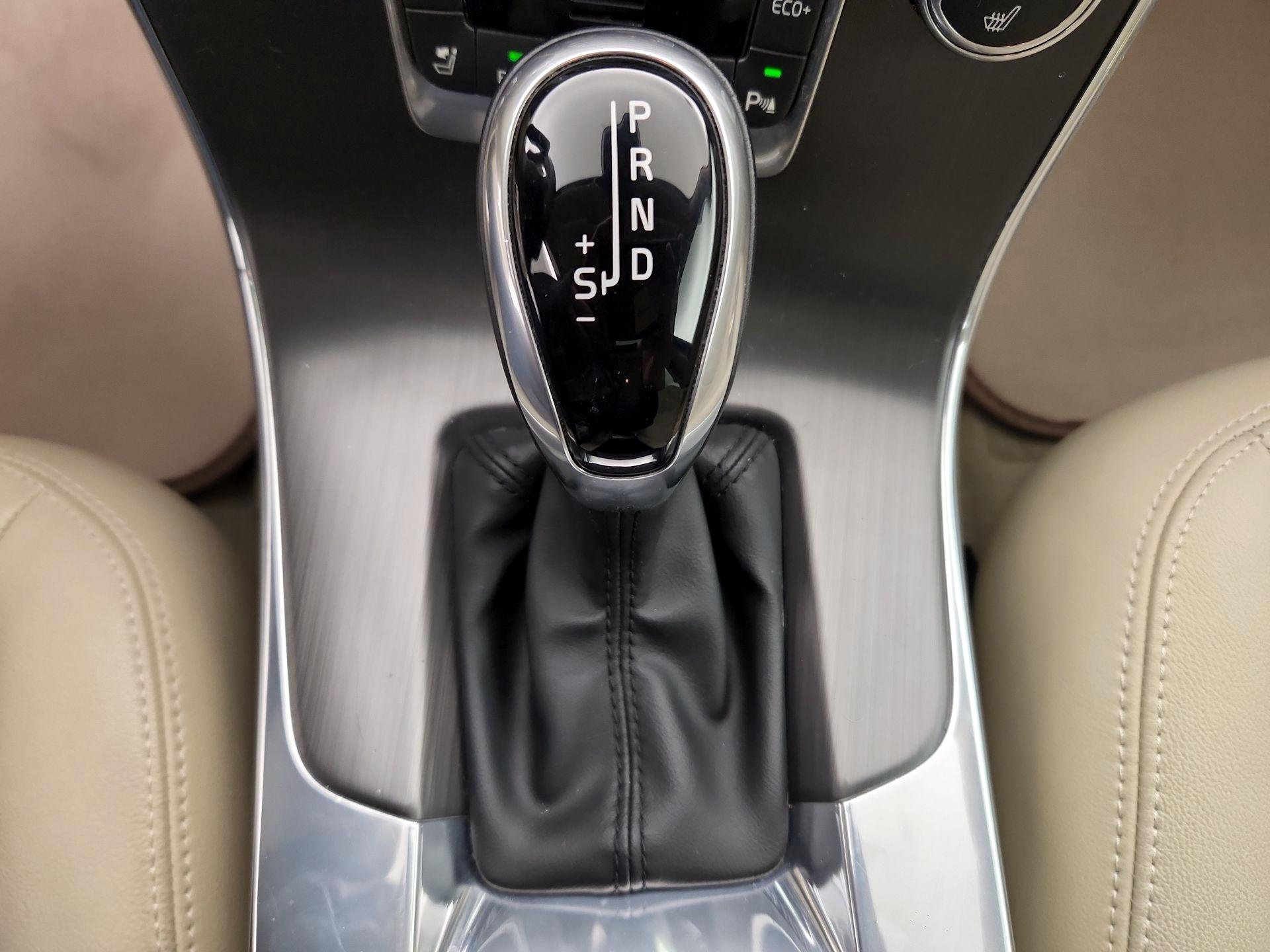 Thumbnail: 2015 Volvo S60 - 17