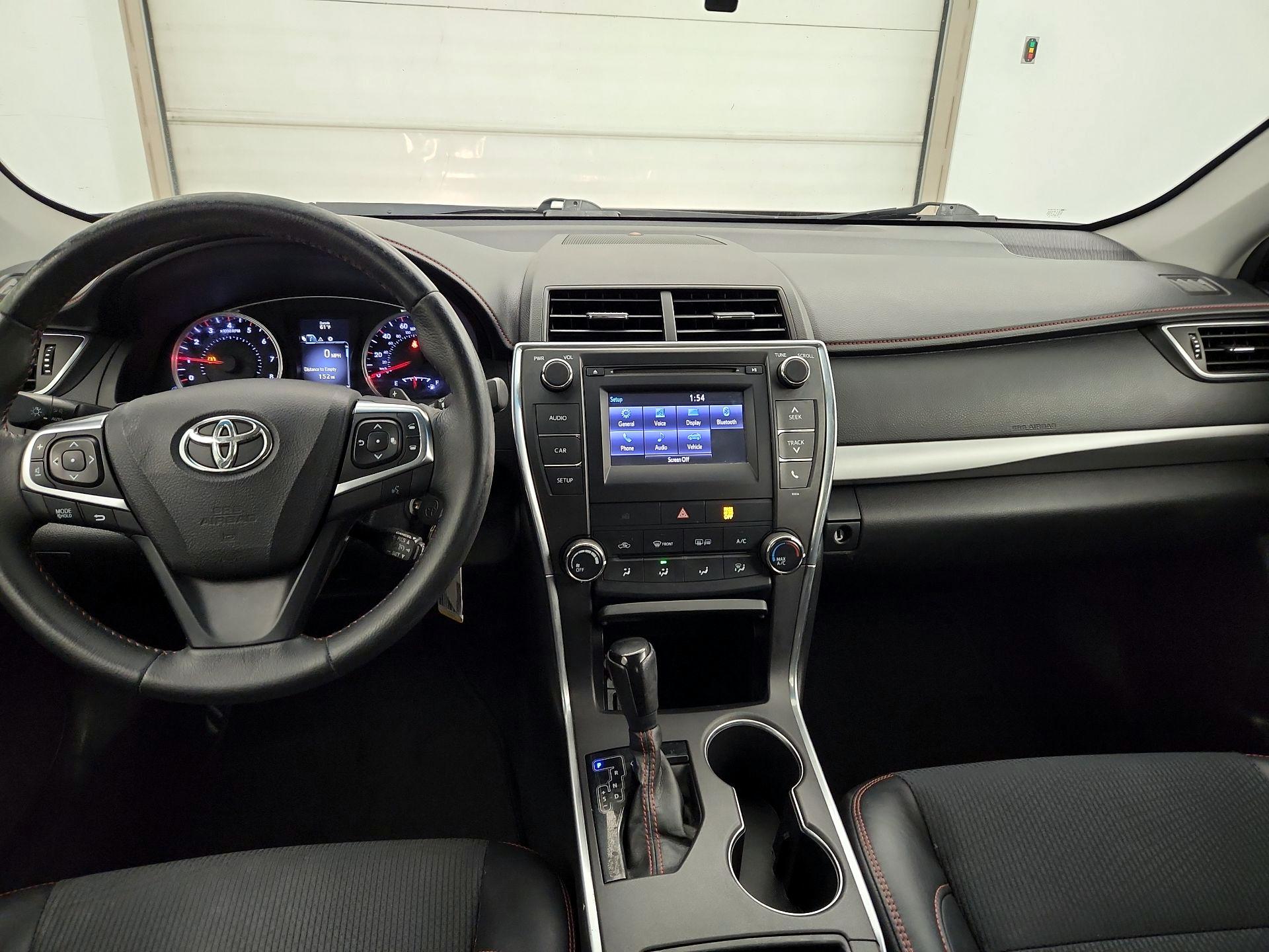 Thumbnail: 2017 Toyota Camry - 9