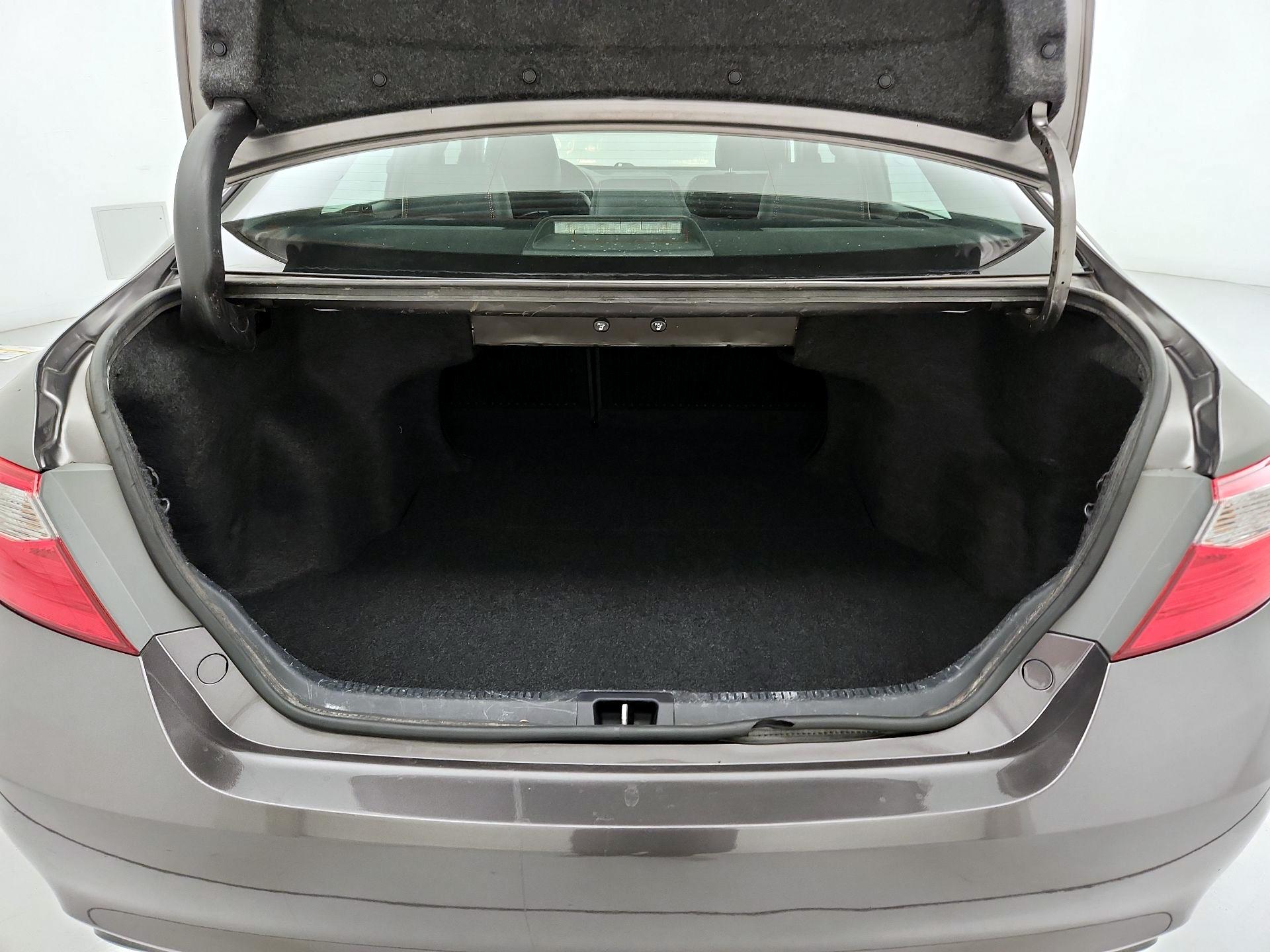 Thumbnail: 2017 Toyota Camry - 20