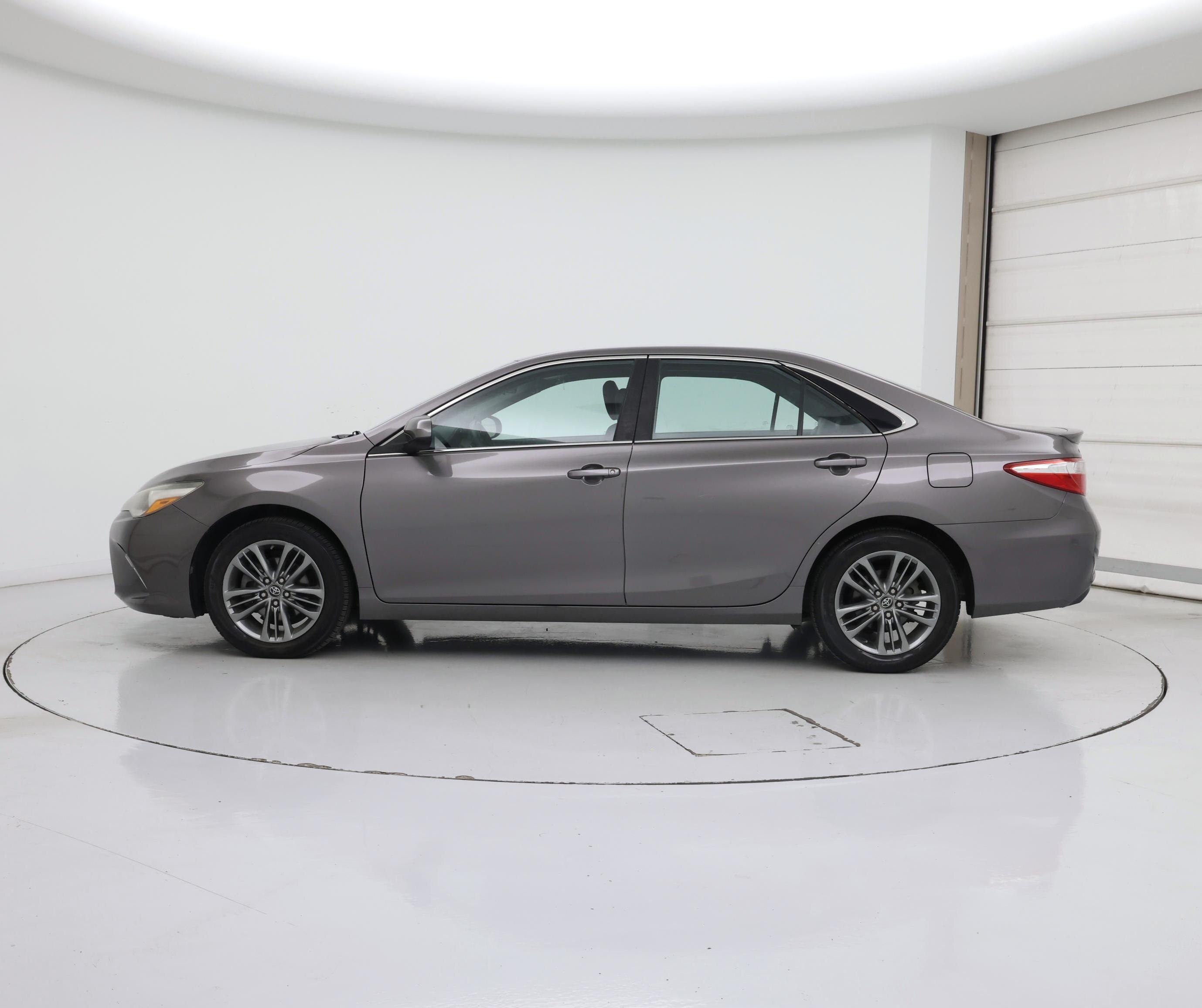 Thumbnail: 2017 Toyota Camry - 4