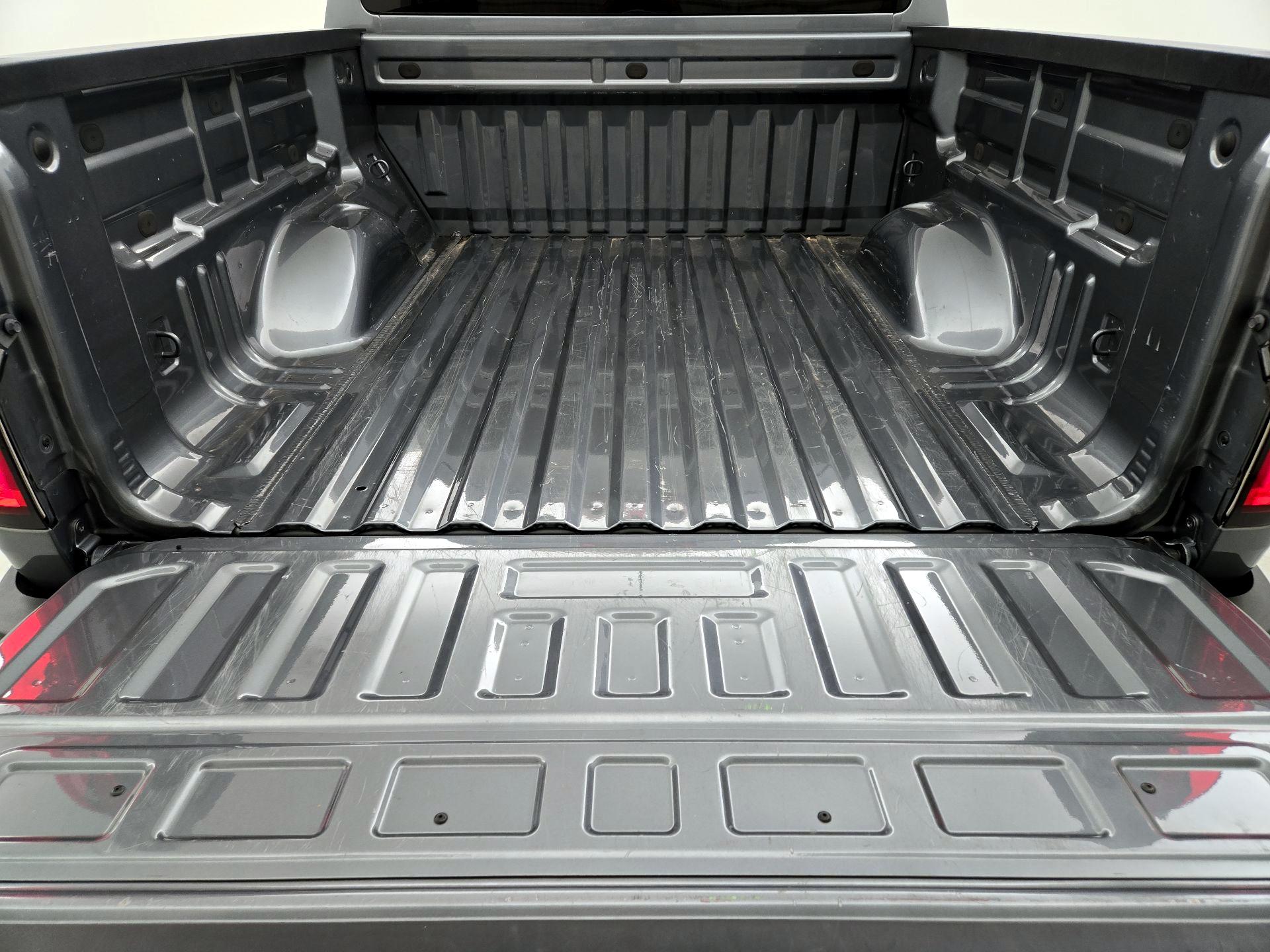 Thumbnail: 2022 Chevrolet Colorado - 20