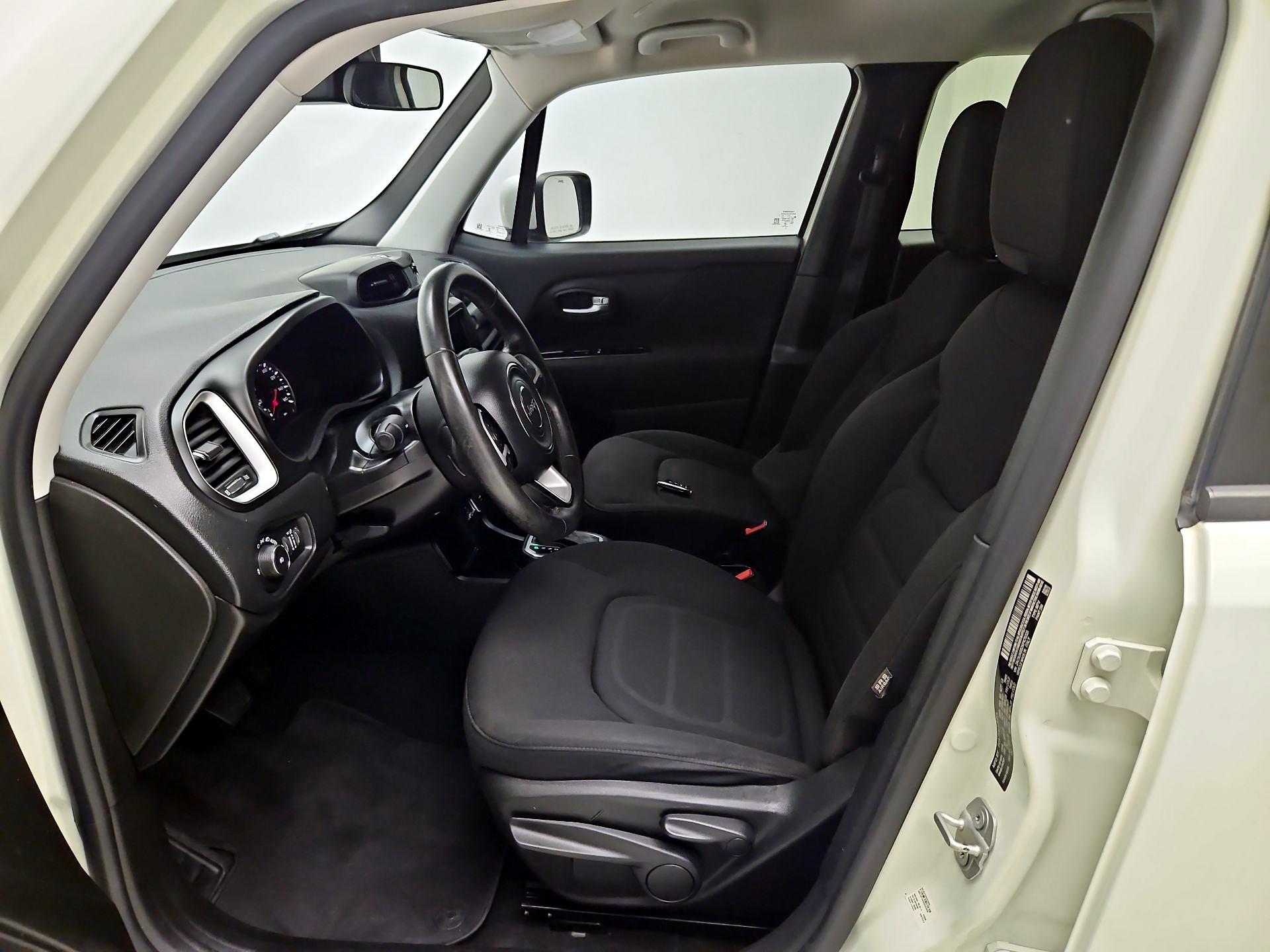 Thumbnail: 2019 Jeep Renegade - 11