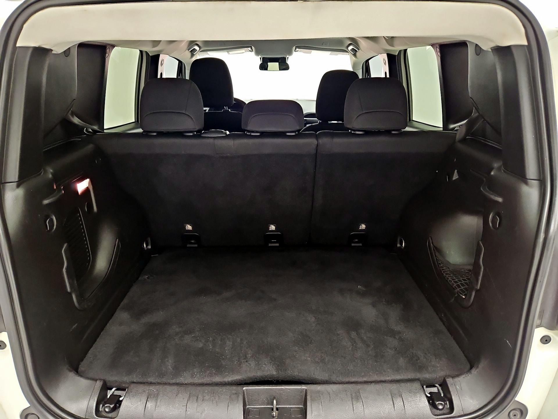 Thumbnail: 2019 Jeep Renegade - 20