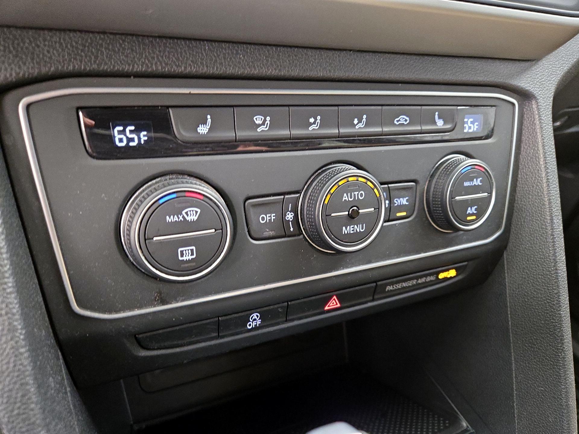 Thumbnail: 2021 Volkswagen Atlas - 16